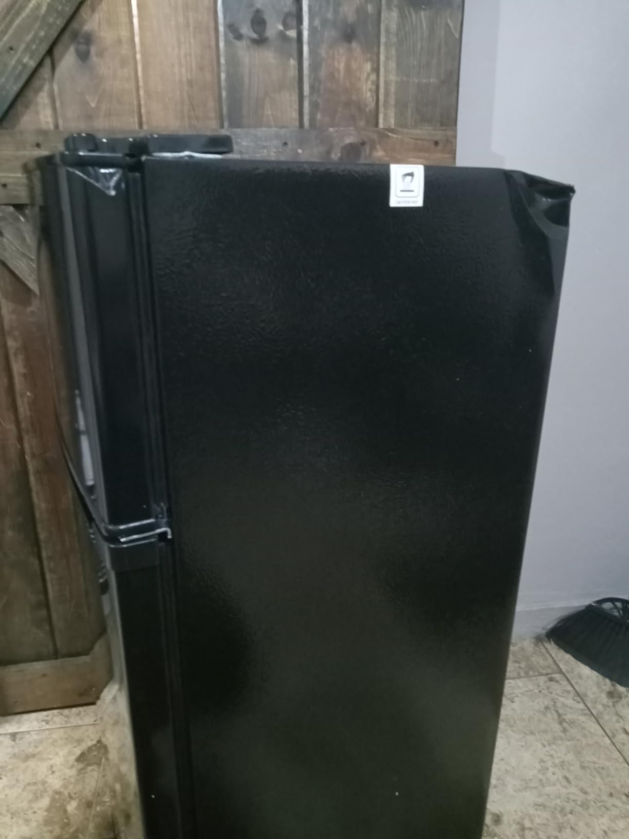 Manastin 4.5 Cu.Ft Mini Fridge with Freezer, Small Refrigerator with 2 Doors for Kitchen, Dorm, Office and Bedroom, Mini Fridge with Adjustable Shelves (Black) - Customer Photo 1