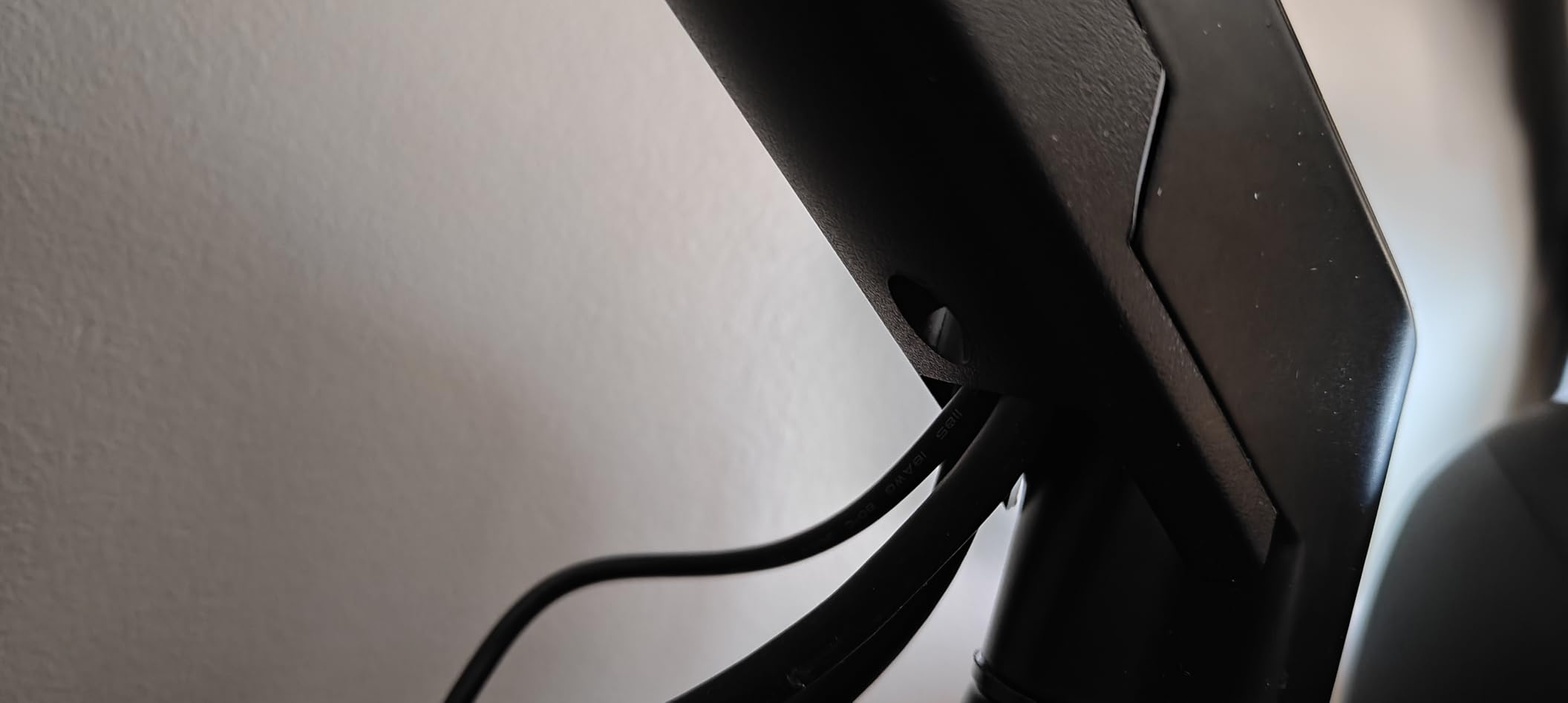 NearHub Gaming Monitor Mount for Computer Screen 13-32 NearHub Gaming Monitor Mount for Computer Screen 13-32