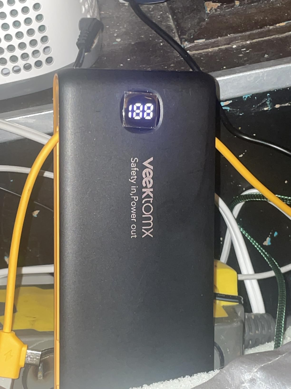 Portable Charger Power Bank Built in Cables and Wall Plug, 10000mAh iPhone Battery Pack Fast Charging, USB C External Slim Power Bank, Travel Essentials Compatible with iPhone 17 16 15 14 iPad, Black - Customer Photo 5