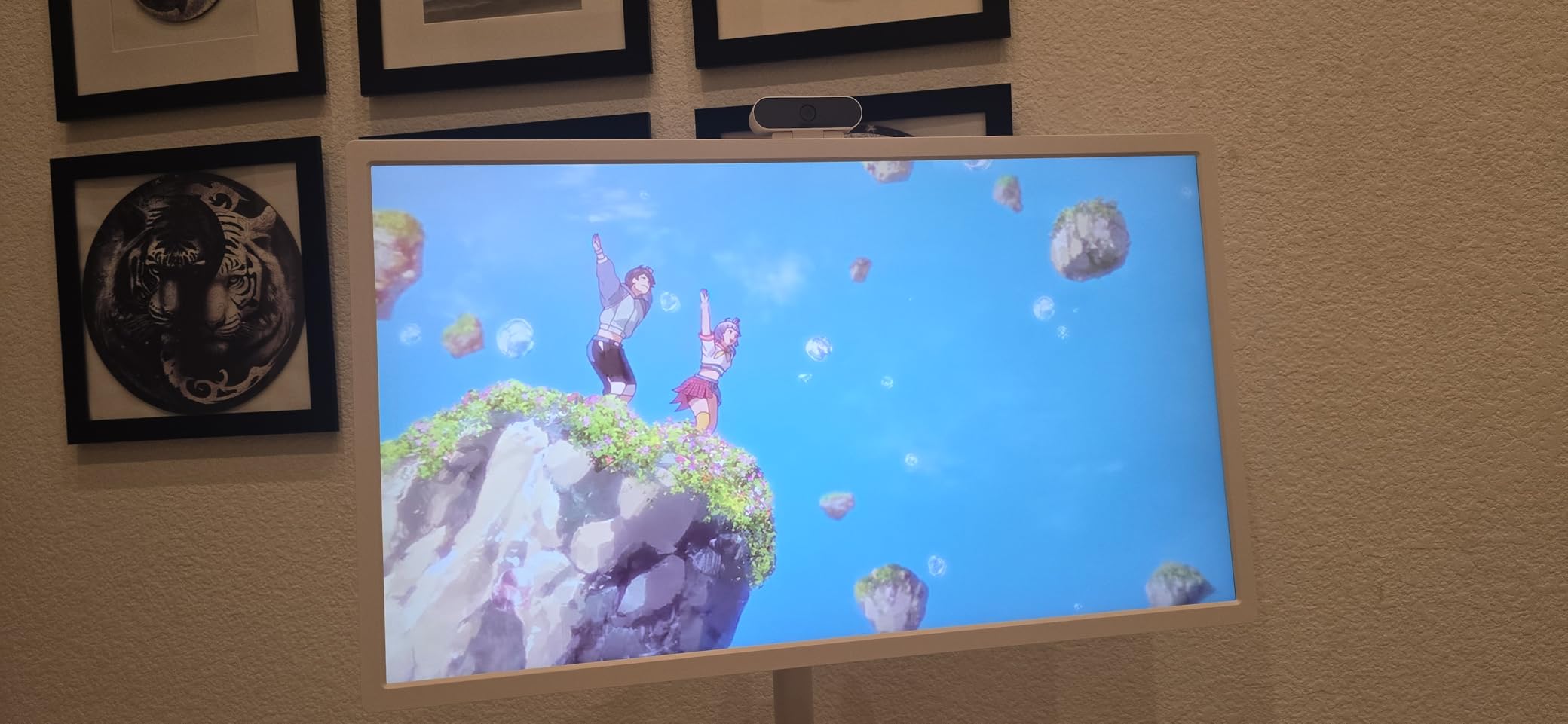 ApoloSign 32 inch FHD Smart Portable TV Gen2, 16G +128G Storage, Android 14 OS, 15000mAh, Rolling TV on Wheels with Rotatable Touch Screen, Built-in Battery, Full Swivel Rotation, Voice Remote - Customer Photo 1