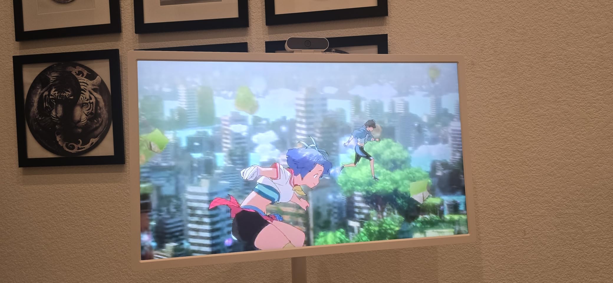 ApoloSign 32 inch FHD Smart Portable TV Gen2, 16G +128G Storage, Android 14 OS, 15000mAh, Rolling TV on Wheels with Rotatable Touch Screen, Built-in Battery, Full Swivel Rotation, Voice Remote - Customer Photo 2