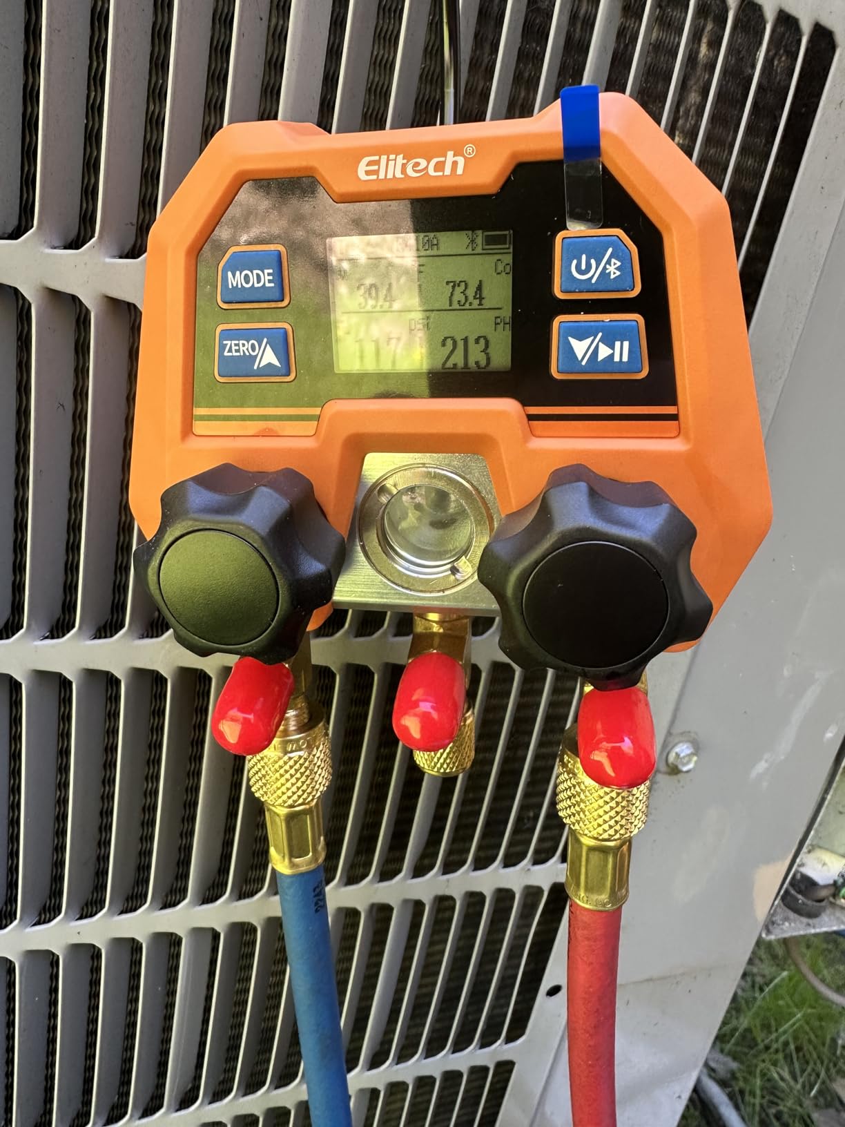 Elitech Digital Manifold Gauge for HVAC, Refrigeration & AC Systems - Supports R410A/R454B/R134 etc. Refrigerants, Pressure & Temperature Measurement, 3 Port, LCD Display, DMG-2SE - Customer Photo 4