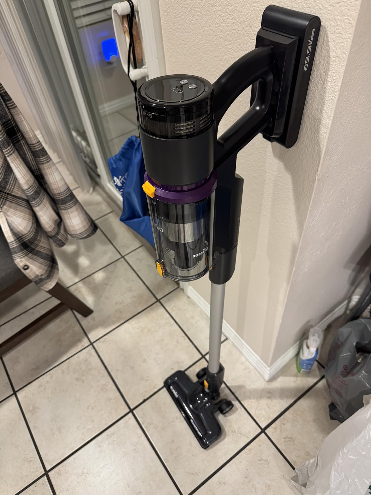 Eureka Cordless Vacuum Cleaner Lightweight, Stick Vacuum Rechargeable for Hardwood, Pet Hair, Black, ReactiClean 410 - Customer Photo 3