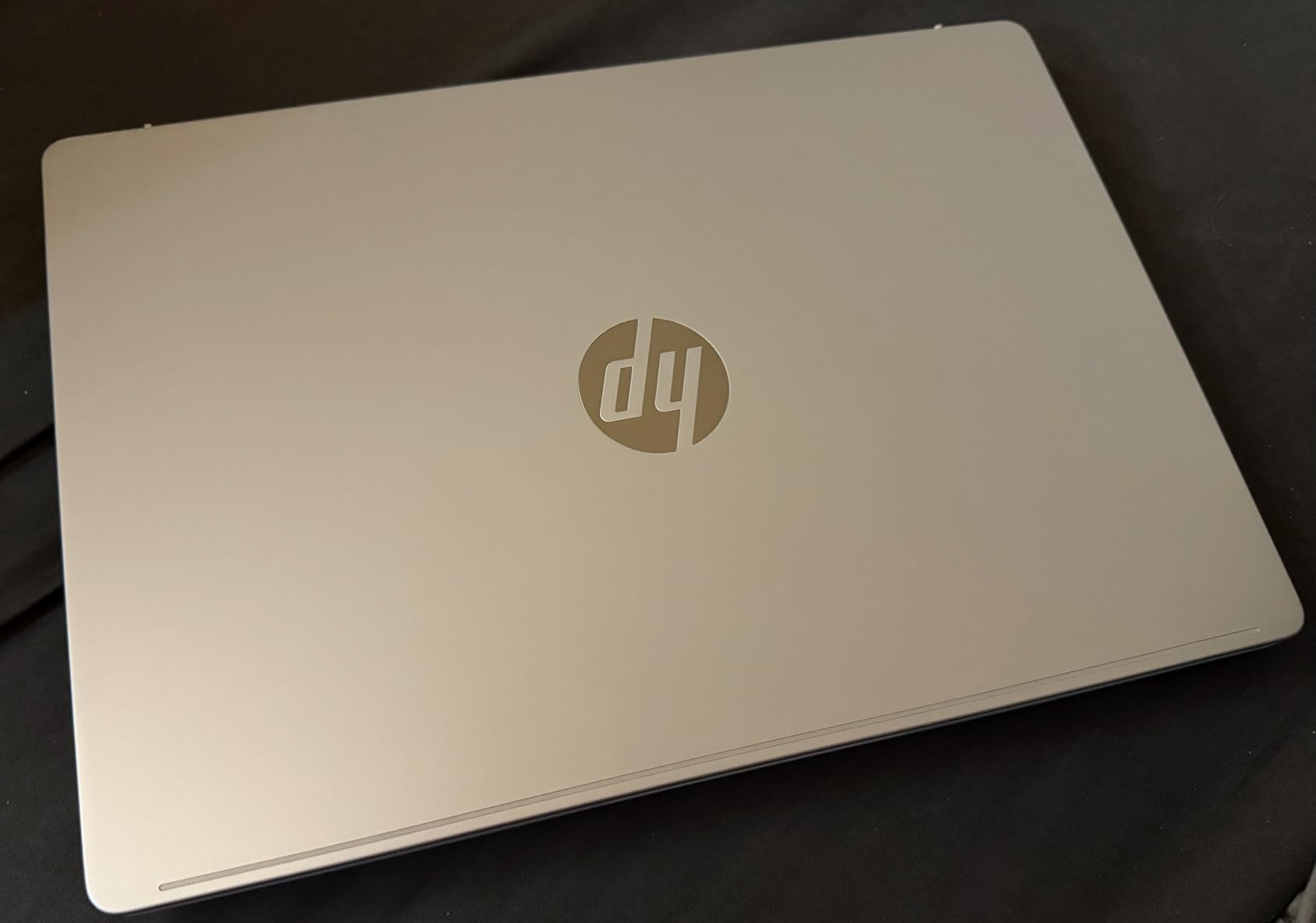 HP OmniBook 5 14 inch Next Gen AI PC, OLED Display, Snapdragon X Plus X1P-42-100, 16 GB RAM, 1 TB SSD, Qualcomm Adreno GPU, Windows 11 Home, Copilot+ PC, Glacier Silver, 14-he0099nr - Customer Photo 1