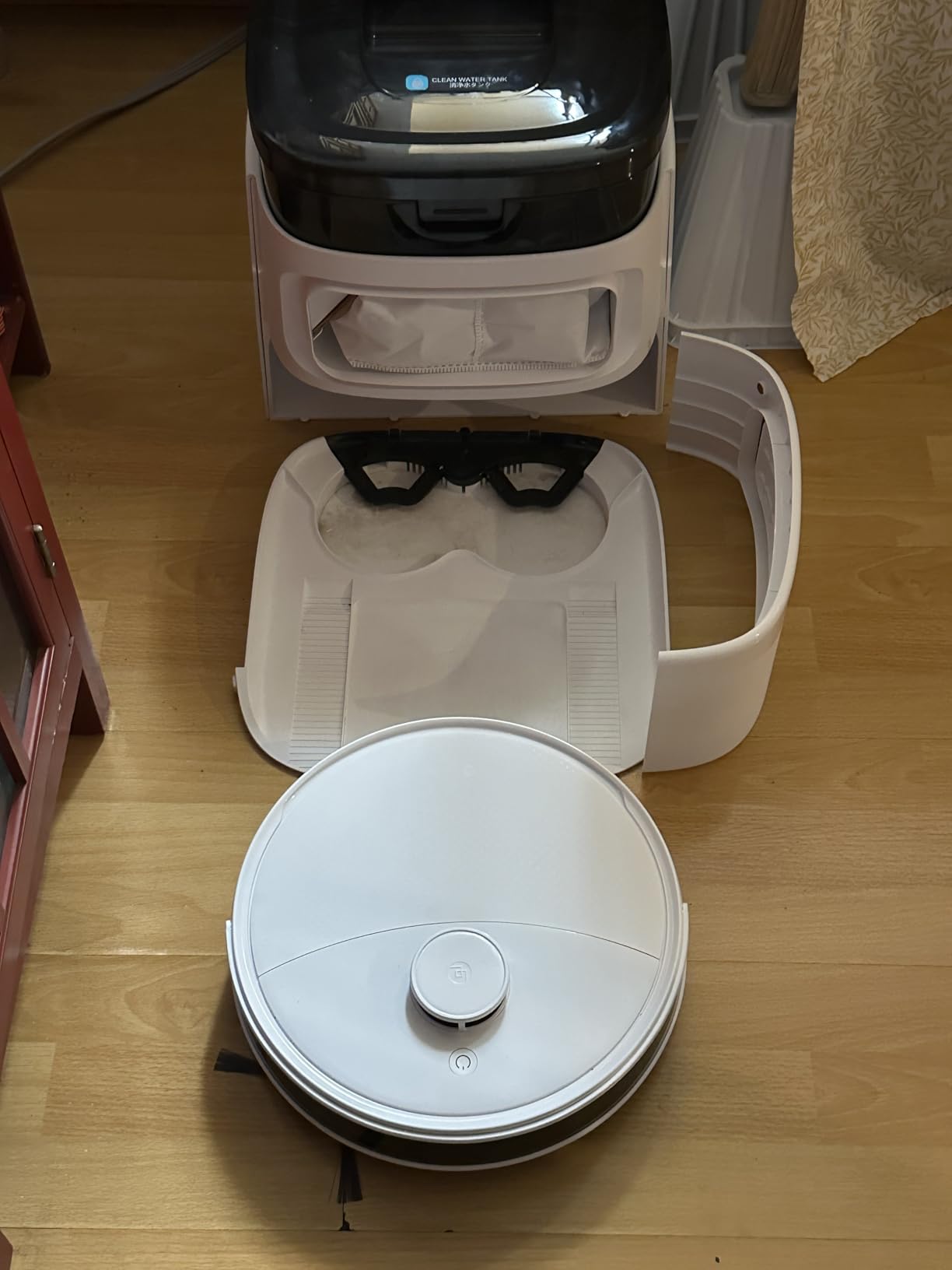 Lefant Robot Vacuum and Mop, 12000Pa Suction, Self Emptying, Auto Mop Washing and Drying for Hands-Free, Anti-Tangle Brushes, Dual Spinning Mop for Pet Hair Dust, Wi-Fi/App/Alexa/iWatch Control, M3 - Customer Photo 5