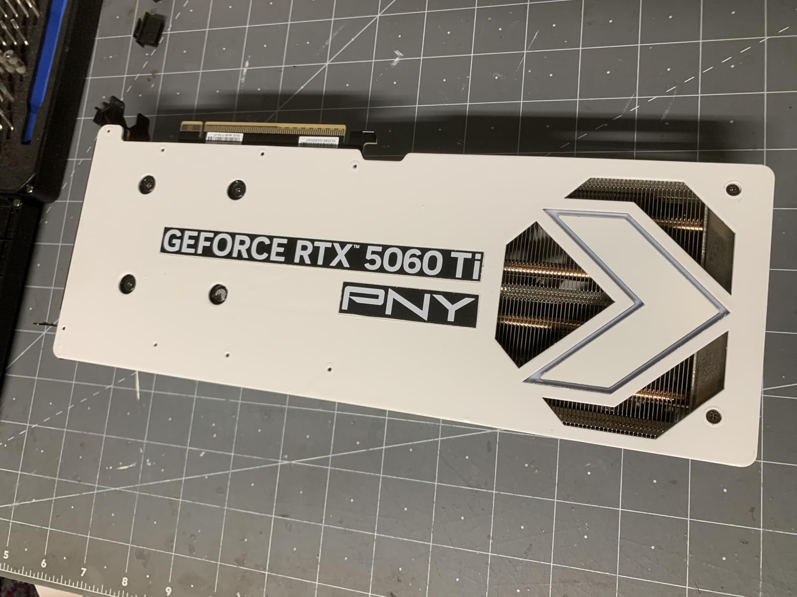 PNY NVIDIA GeForce RTX™ 5060 Ti OC Dual Fan, Graphics Card (16GB GDDR7, 128-bit, Boost Speed: 2692 MHz, SFF-Ready, PCIe® 5.0, HDMI®/DP 2.1, 2-Slot, NVIDIA Blackwell Architecture, DLSS 4) - Customer Photo 3