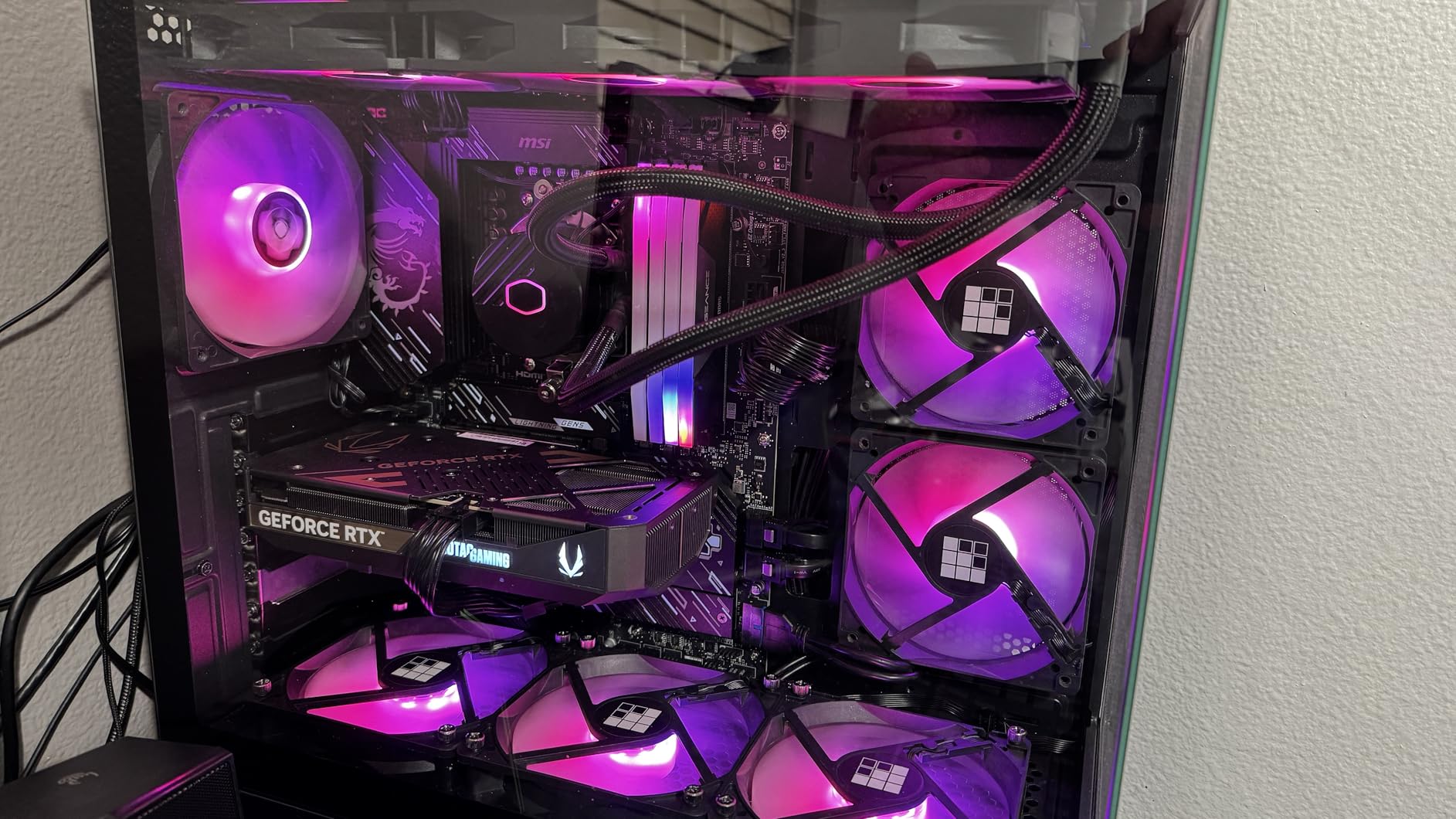 ZOTAC Gaming GeForce RTX 5060 Ti 8GB AMP DLSS 4 8GB GDDR7 128-bit 28 Gbps PCIE 5.0 Gaming Graphics Card, IceStorm 2.0 Cooling, White LED Lighting, ZT-B50610F-10M - Customer Photo 2