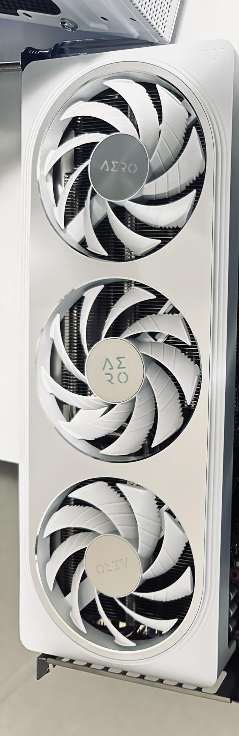 GIGABYTE GeForce RTX 5060 Ti AERO OC 16G Graphics Card, 16GB 128-bit GDDR7, PCIe 5.0, WINDFORCE Cooling System - Customer Photo 2