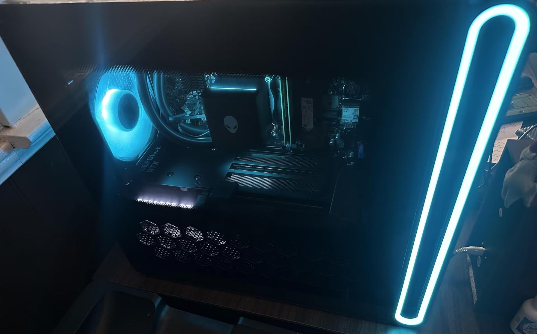 Dell Alienware Aurora R16 Gaming PC - NVIDIA RTX 5080 GDDR7 16GB(Beats RTX 4090) • Intel Ultra 9 285K(up to 5.7GHz) • Wi-Fi 7, Win11 Pro • 1000W Liquid Cooled (64GB DDR5 • 8TB SSD • 2TB HDD) - Customer Photo 2