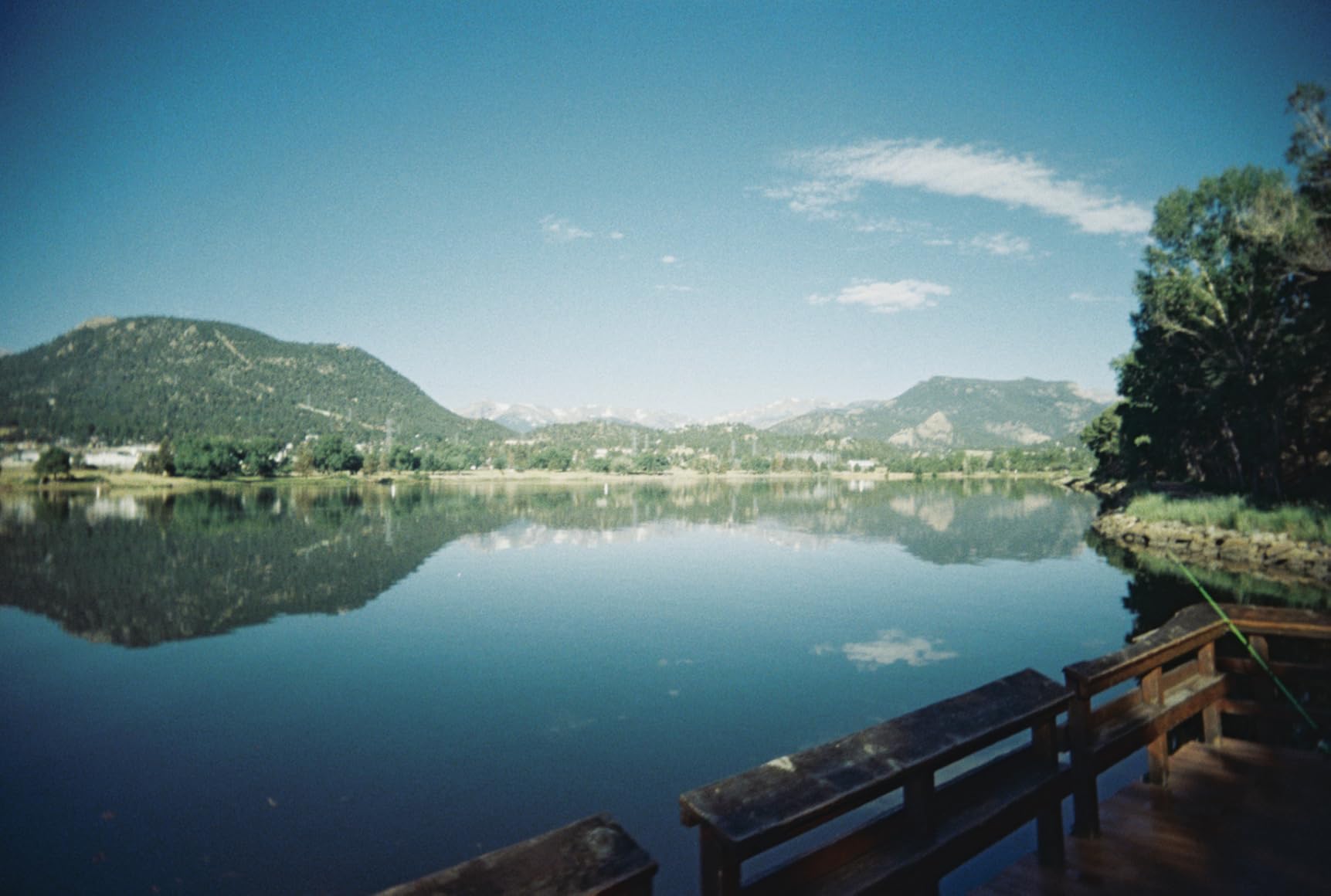 RETO PANO 35mm Film Camera - 22mm Wide Lens, Panorama, Easy Switch, Cinematic Modes, Lens Cover, Built-in Flash, Reusable (Film & AAA Battery are not Included) (Sheer Black) Customer Review RETO PANO 35mm Film Camera - 22mm Wide Lens, Panorama, Easy Switch, Cinematic Modes, Lens Cover, Built-in Flash, Reusable (Film & AAA Battery are not Included) (Sheer Black) - Customer Photo 1