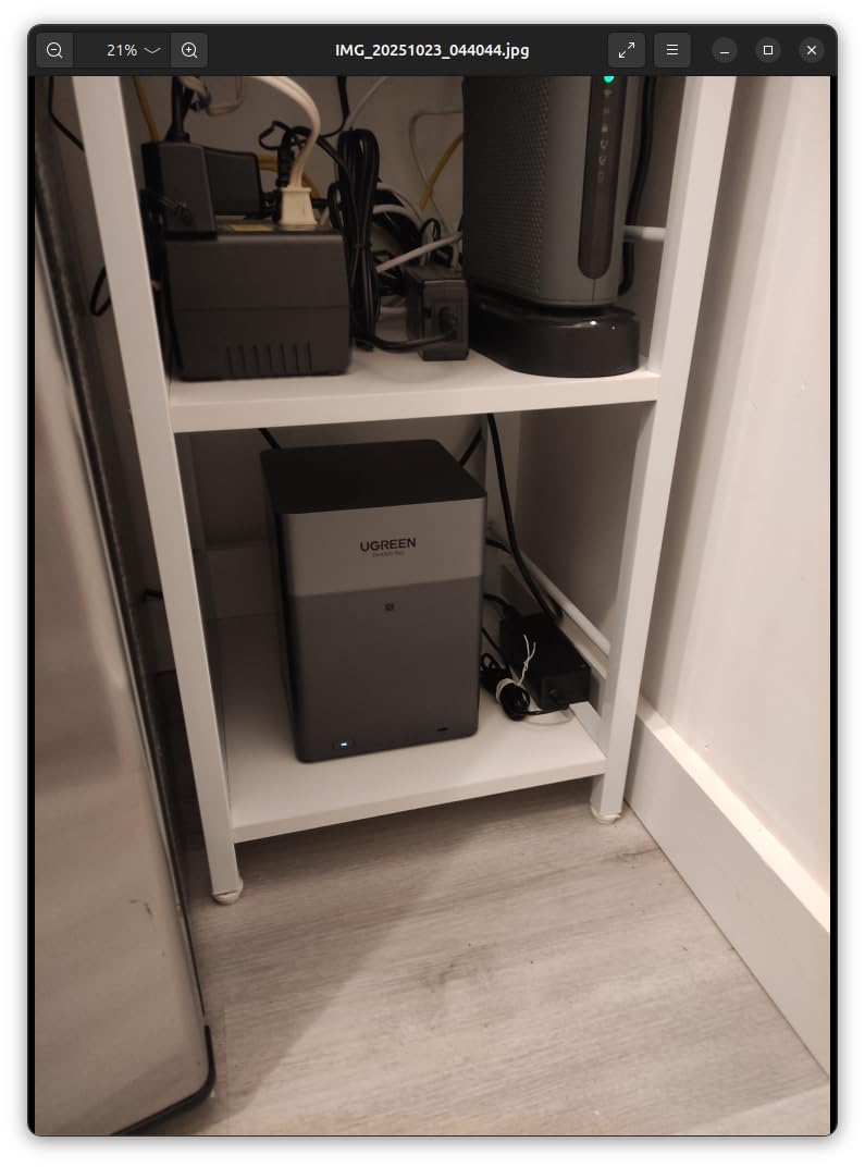 UGREEN NASync DH4300 Plus 4-Bay Desktop NAS, Support Capacity 120TB (Diskless), Remote Access, AI Photo Album, Beginner Friendly System, 8GB LPDDR4X RAM, 2.5GbE, 4K HDMI - Customer Photo 2