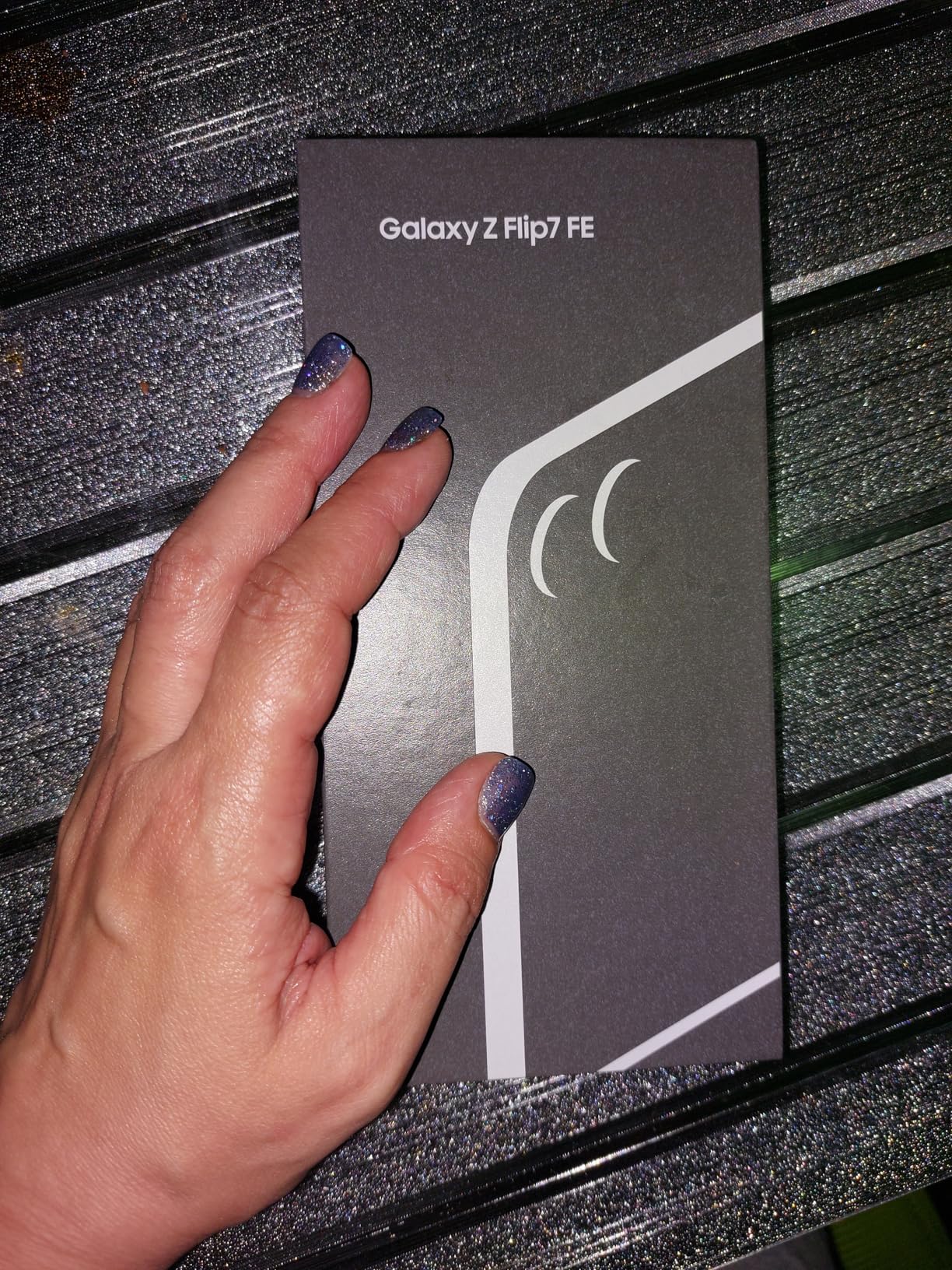 Samsung Galaxy Z Flip7 Cell Phone, 256GB AI Smartphone, Unlocked Android, Long Battery Life, 2025, US 1 Yr Manufacturer Warranty, Blue Shadow - Customer Photo 1