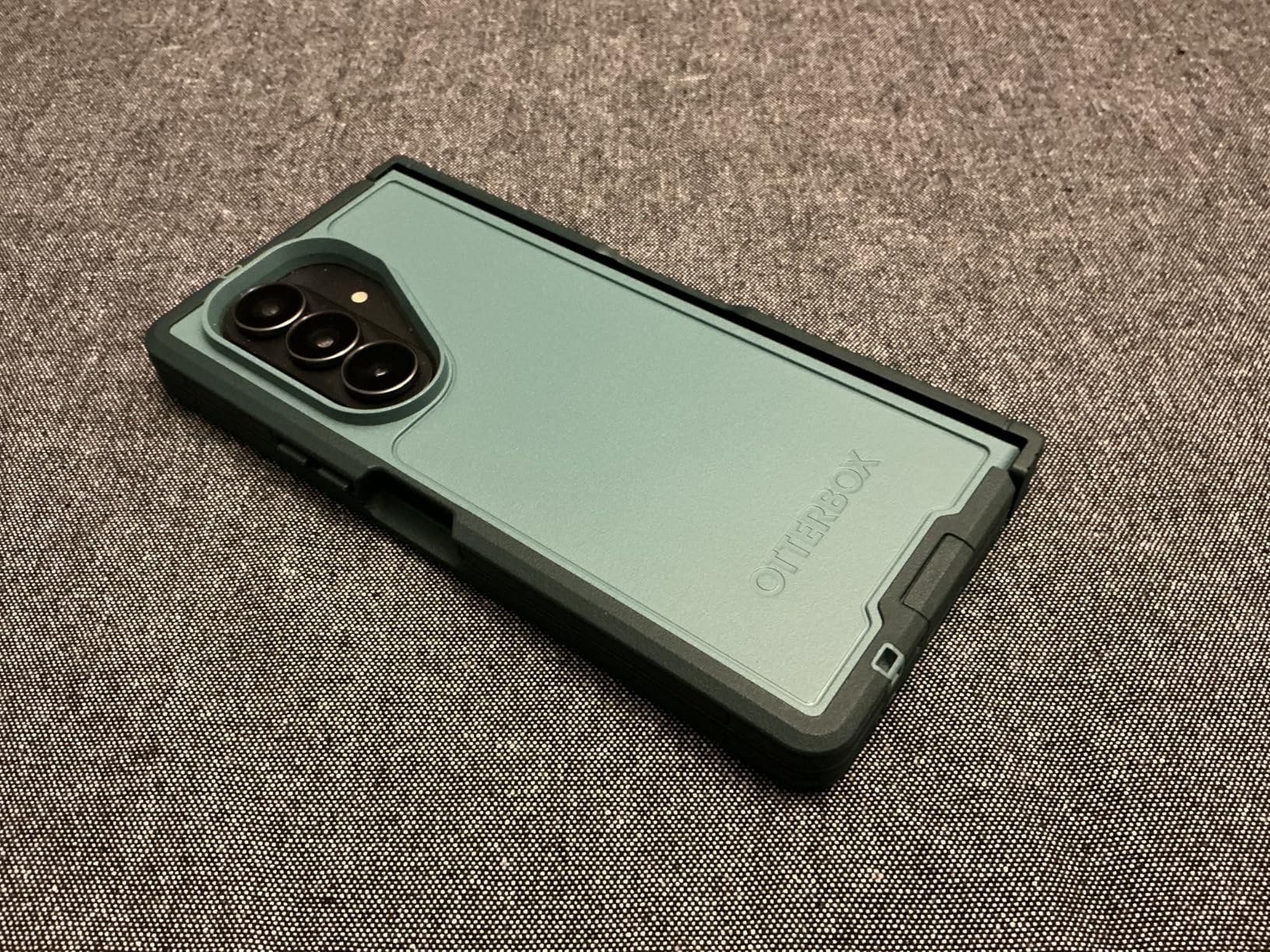 Samsung Galaxy Z Fold7 Cell Phone, 256GB AI Smartphone, Unlocked Android, AI Photo Edits, Large Screen, Long Battery Life, 2025, US 1 Yr Manufacturer Warranty, Silver Shadow - Customer Photo 2