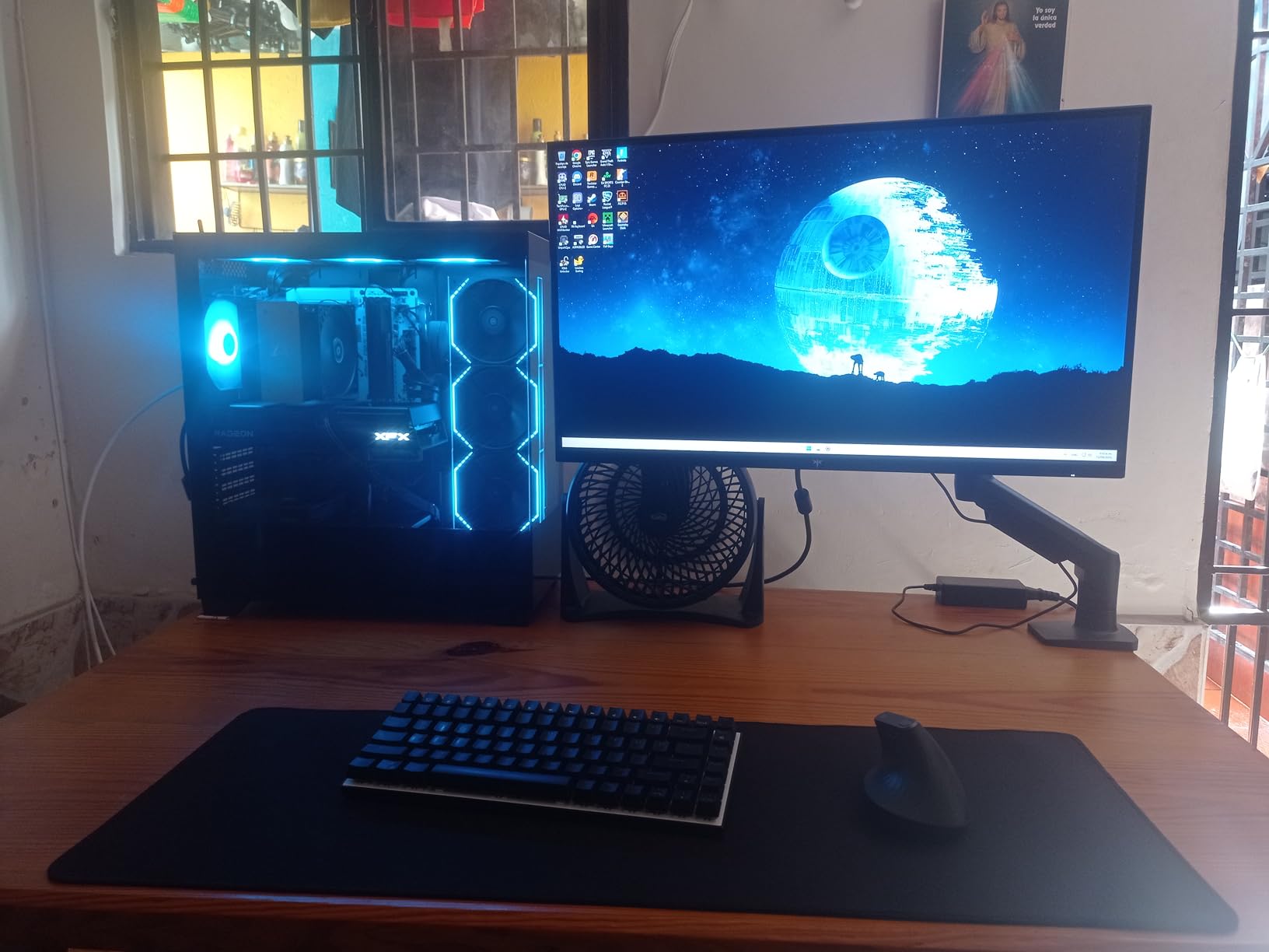 KTC 27 Inch Gaming Monitor - 2K QHD 2560 x 1440 Monitor, Up to 210Hz & 1ms, Bulit-in Speakers, Adaptive Sync, HDR400, 131% sRGB, IPS Monitors Gamer with HDMI 2.0 x 2 & DP1.4 x 2, H27T22C-3 - Customer Photo 5