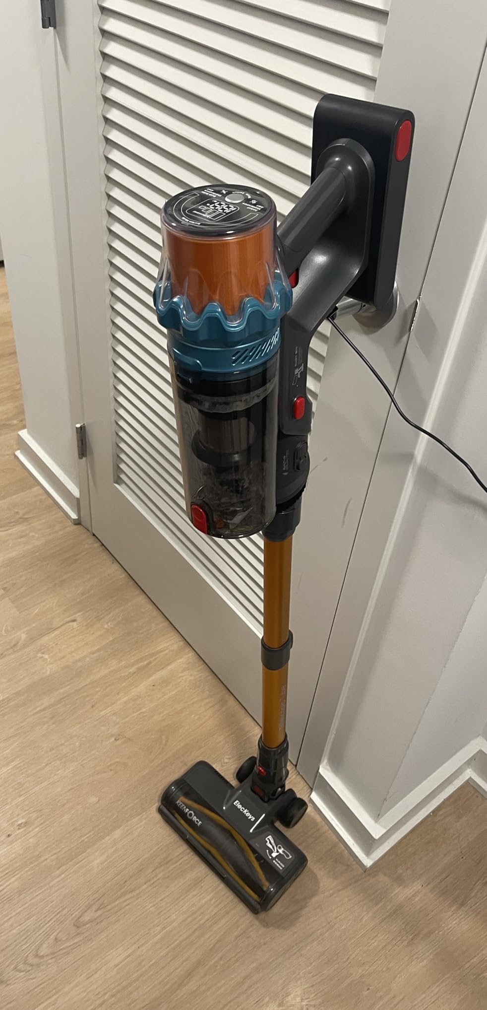 ElecKeys Cordless Vacuum Cleaner, 600W 50KPA 70Mins Self-Standing Vacuum Cleaners for Home, Stick Vacuum with Touch Screen, Anti-Tangled Vacuum Cordless for Pet Hair, Floors, Carpets, Gold Customer Review ElecKeys Cordless Vacuum Cleaner, 600W 50KPA 70Mins Self-Standing Vacuum Cleaners for Home, Stick Vacuum with Touch Screen, Anti-Tangled Vacuum Cordless for Pet Hair, Floors, Carpets, Gold - Customer Photo 1