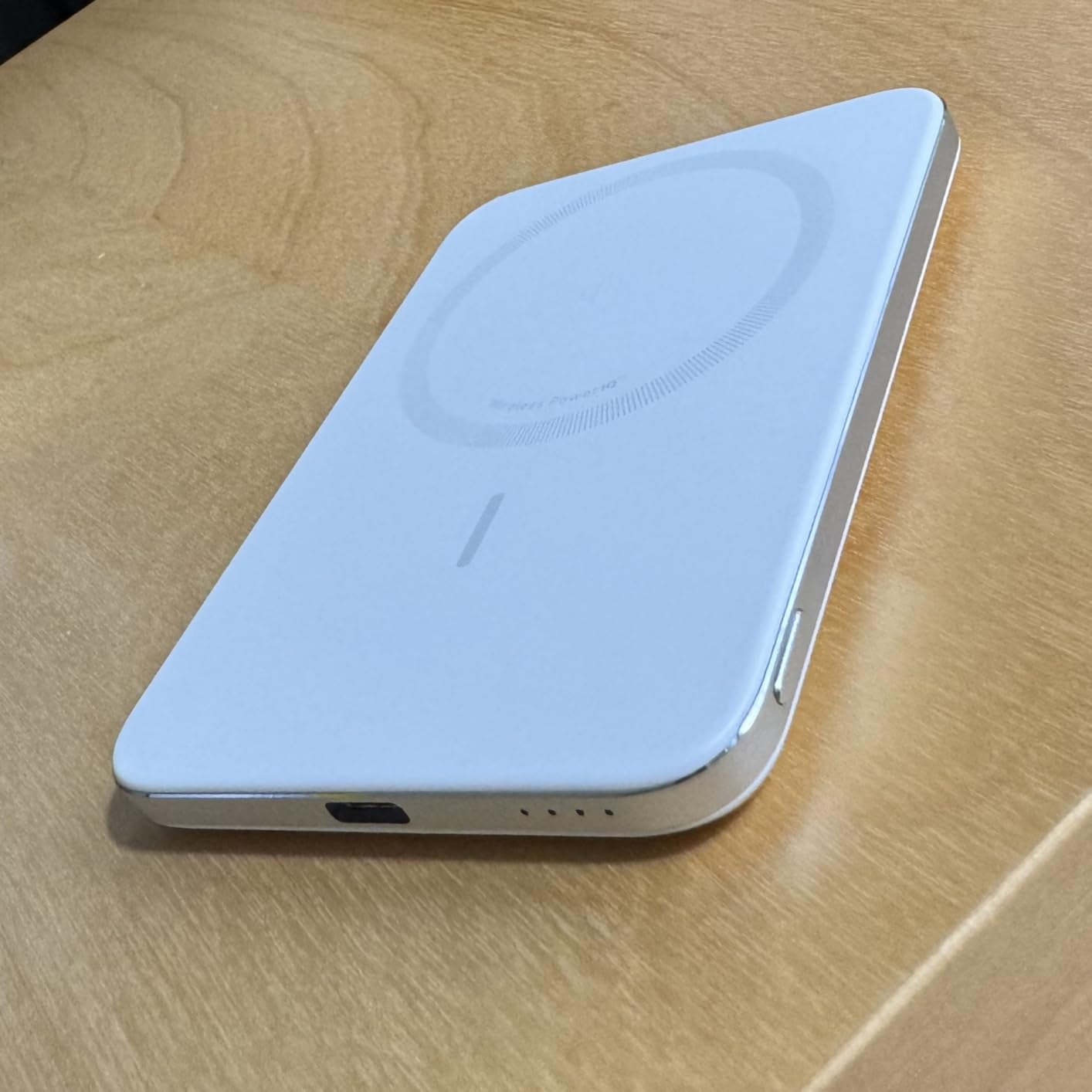 Anker Nano Power Bank, Ultra-Slim 5,000mAh Magnetic Battery Pack, Qi2 Certified 15W Max Ultra-Fast MagSafe-Compatible Portable Charger, Ergonomic Design, for iPhone Air/17/16/15 Series (Not for Pixel) - Customer Photo 1