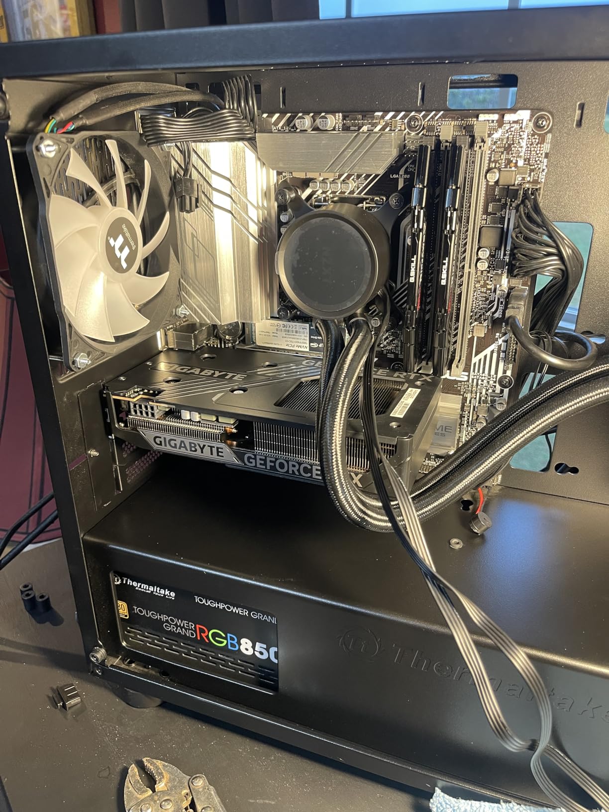 GIGABYTE GeForce RTX 5060 OC Low Profile 8G Graphics Card, 8GB 128-bit GDDR7, PCIe 5.0, Supports up to 4 displays, GV-N5060OC-8GL Video Card - Customer Photo 2