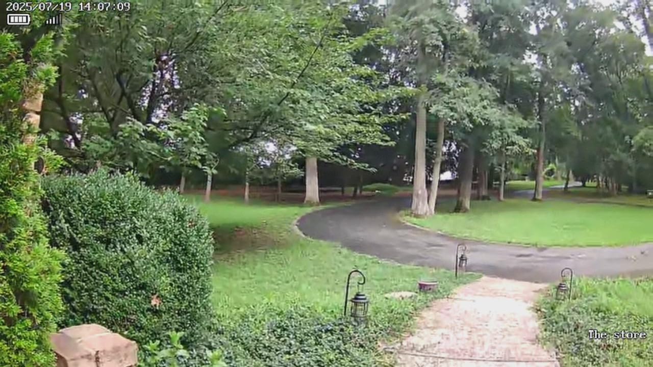 Solar Security Cameras Wireless Outdoor, 4MP Solar Powered, 4 Cam kit, Color Night Vision, 360° PTZ, 500G HDD Local Recording, No Monthly Fees - Customer Photo 2