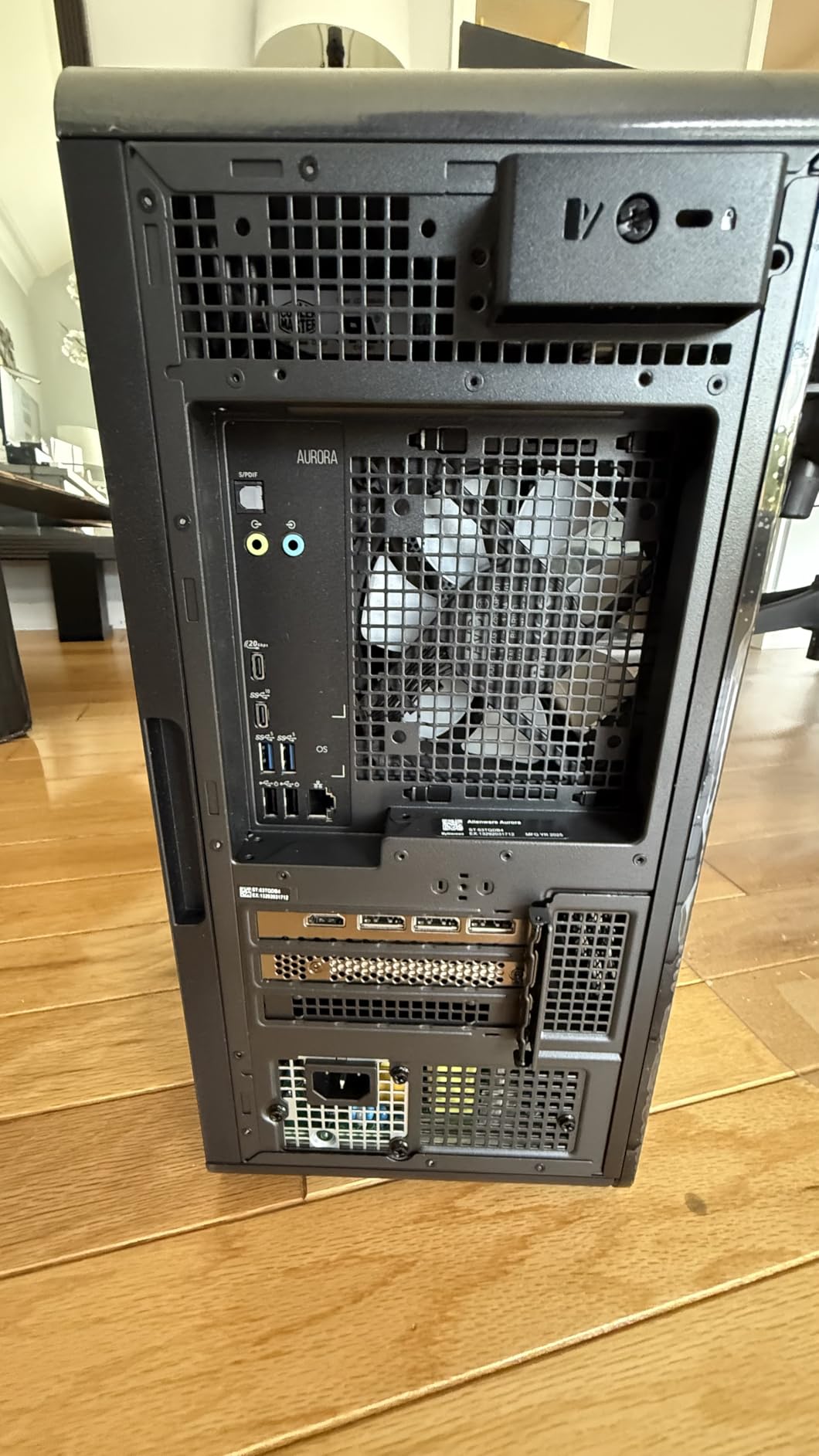 Alienware Aurora Gaming Desktop ACT1250 - Intel Core Ultra 7 265KF Processor, Air Cooled, NVIDIA GeForce RTX 5060Ti, 16GB DDR5 RAM, 1TB SSD, 500W Platinum Rated PSU, Win 11 Home - Clear Panel - Customer Photo 4