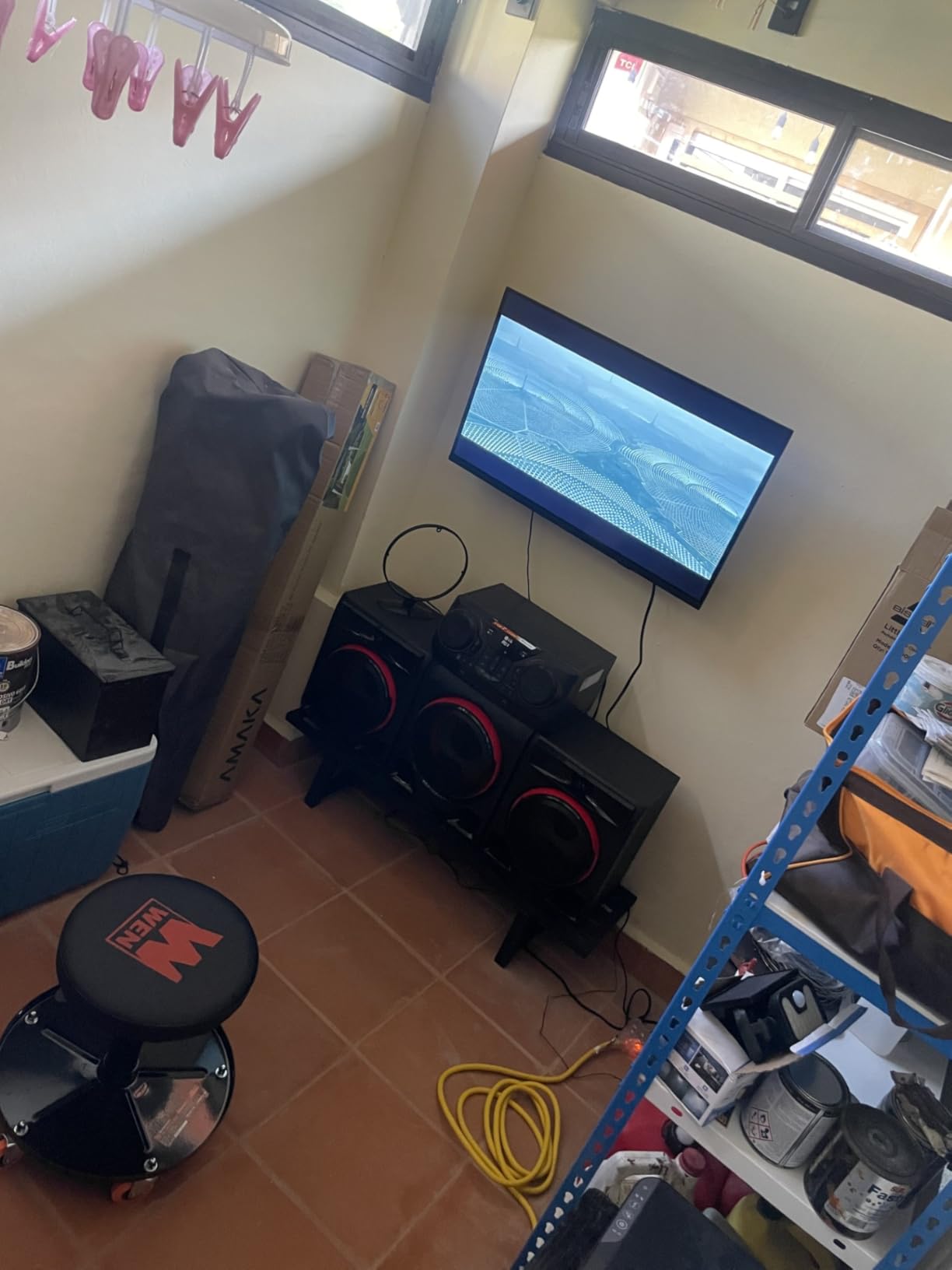 INSIGNIA 24 INSIGNIA 24