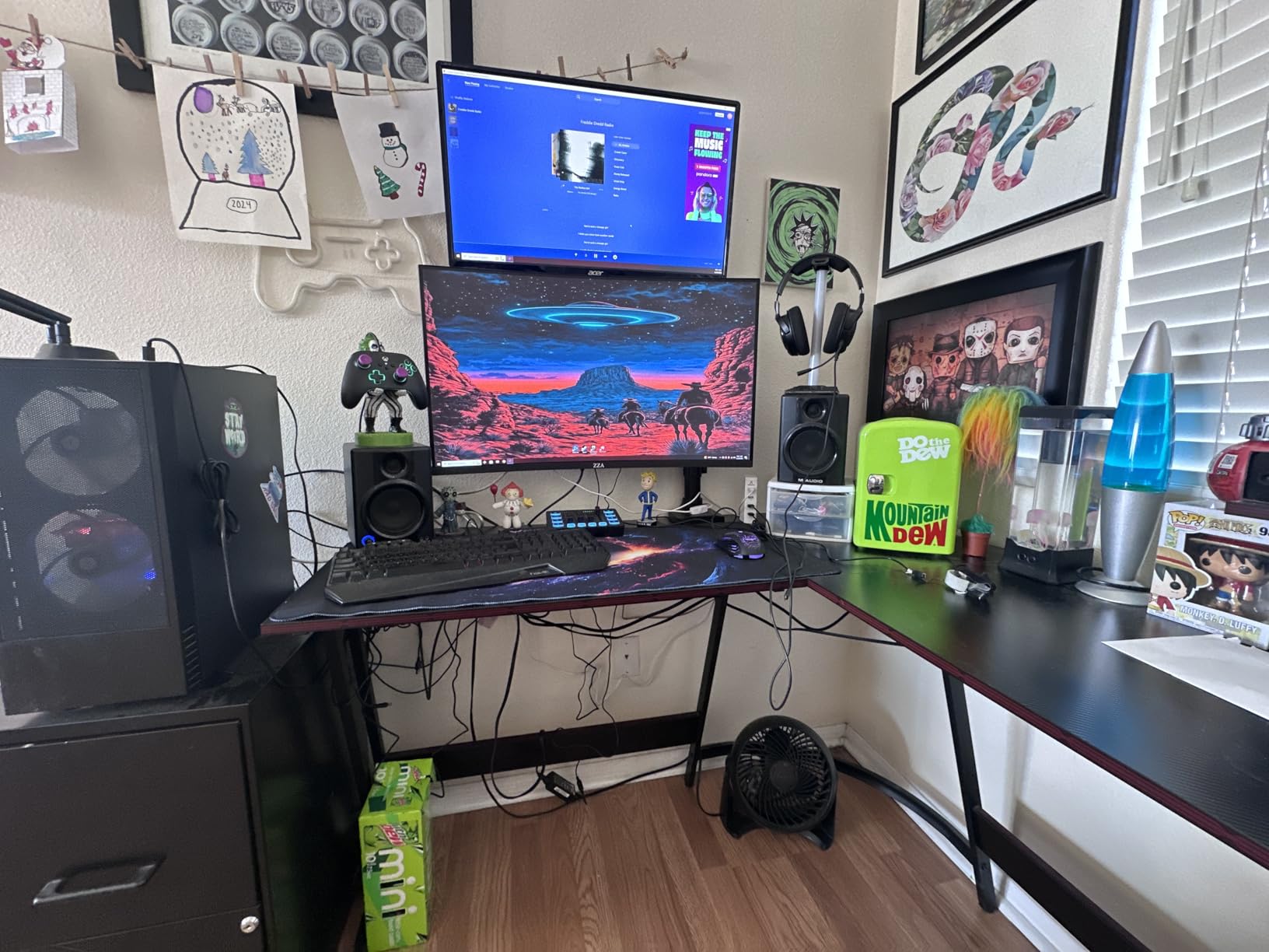 32 Inch 4K UHD Monitor (3840x2160), IPS,60Hz Refresh Rate, 100% sRGB, AMD FreeSync, 178° Viewing Angle, HDMI/DisplayPort, VESA 100x100mm Mount Compatible, Tilt Adjustable - Black - Customer Photo 4