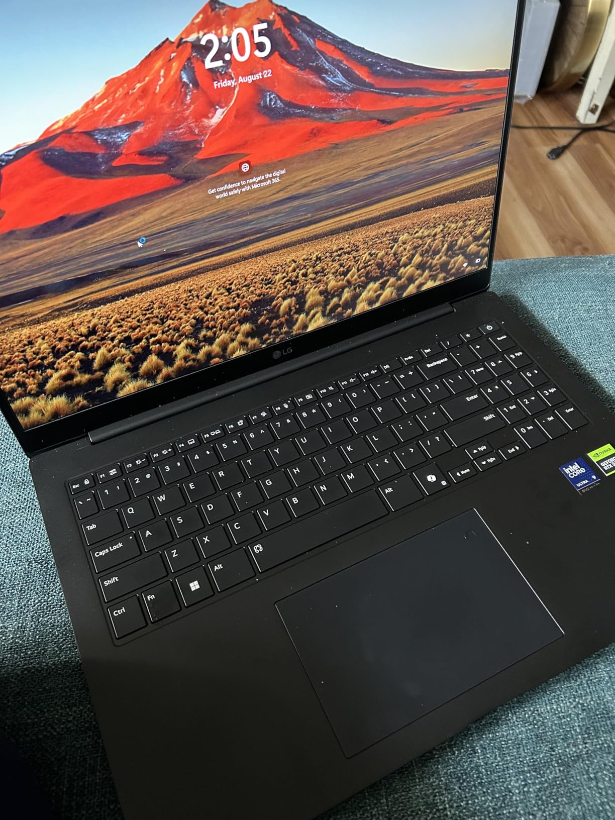 LG gram Pro 17-inch Lightweight Laptop Computer, Intel Evo Edition Powered by Intel Core Ultra9 285H Processor, NVIDIA RTX5050, Windows 11 Home, 32GB RAM, 2TB SSD, Black Customer Review LG gram Pro 17-inch Lightweight Laptop Computer, Intel Evo Edition Powered by Intel Core Ultra9 285H Processor, NVIDIA RTX5050, Windows 11 Home, 32GB RAM, 2TB SSD, Black - Customer Photo 2