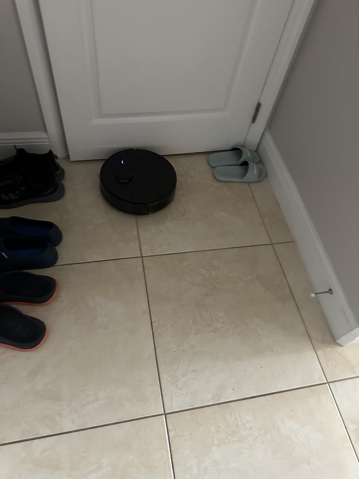 Robot Vacuum and Mop Combo,Lidar Navigation Robotic Vacuum Cleaner with 3.5L Self Emptying Station,5000Pa Vacuum Robot,180mins Runtime,No-Go&No-Mop Zones,App/Alexa/Remote Control,UR3 - Customer Photo 2