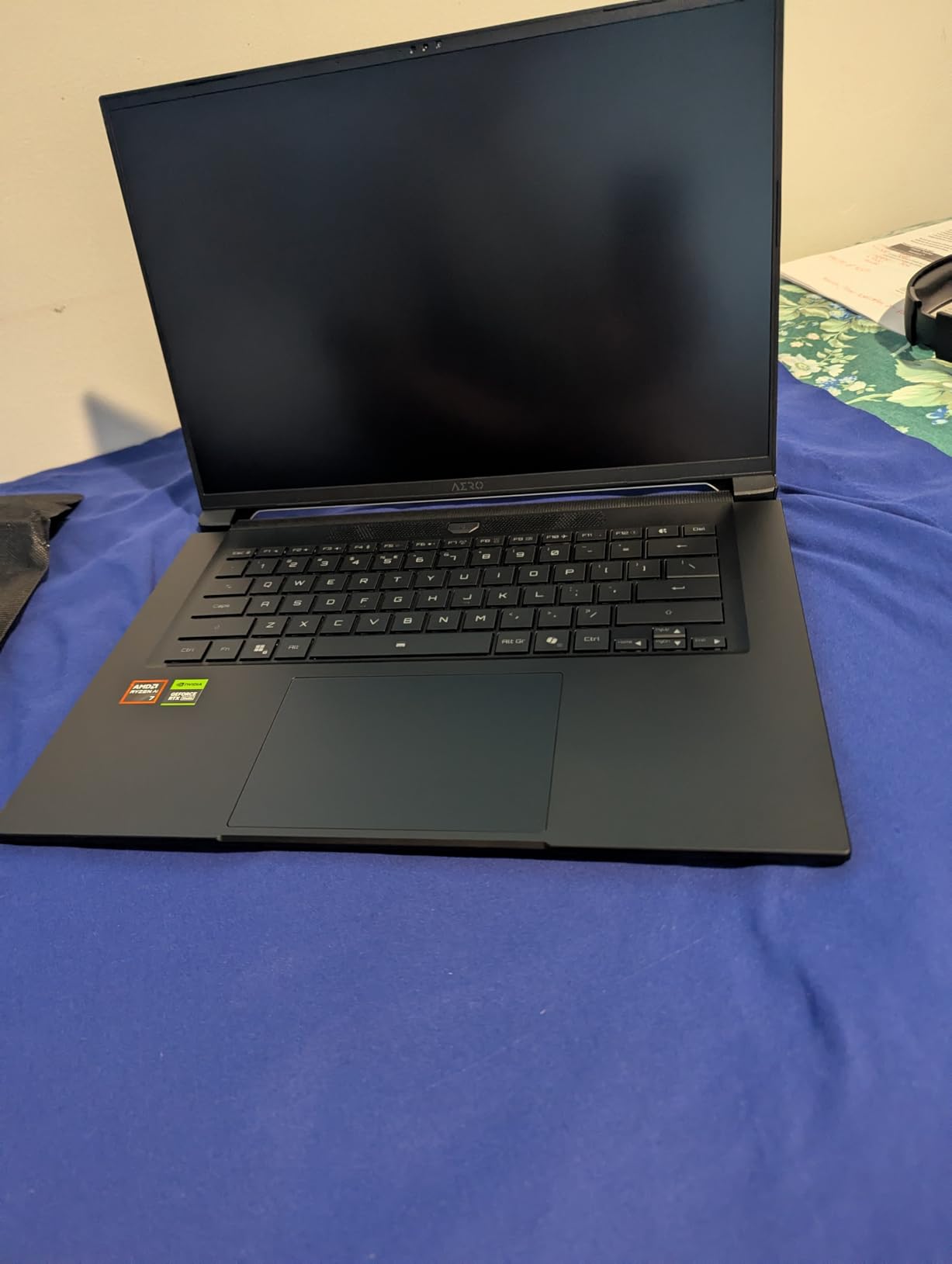 GIGABYTE AERO X16; Copilot+ PC - 165Hz 2560x1600 WQXGA - NVIDIA GeForce RTX 5070 - AMD Ryzen AI 7 350-1TB SSD with 32GB DDR5 RAM - Windows 11 Home - Lunar White - Customer Photo 2