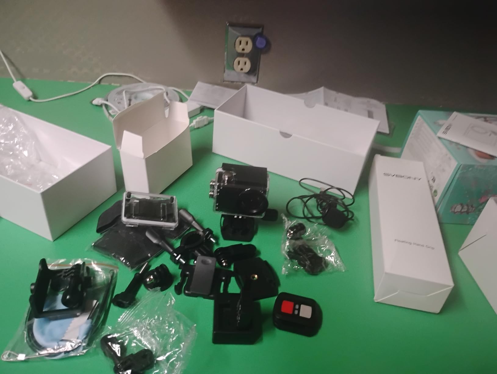 SVBONY SVGo 2 Action Camera 4K30FPS 50MP with Touch Screen, Dual IPS Screen Sports Camera, Waterproof Cameras, 5X Zoom, with Floating Selfie Stick, Wired Microphone, 2 Batteries, for Sports Vlog - Customer Photo 2