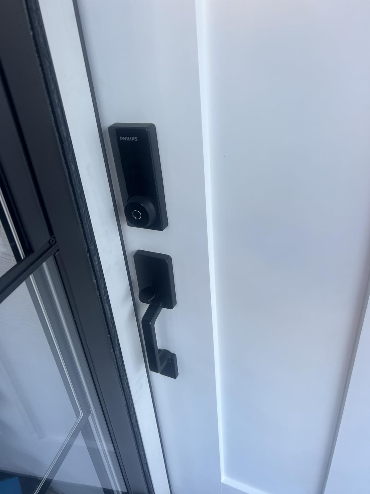 Philips WiFi Smart Lock + Door Handle Set, Built-in WiFi, APP Remote Control, Keypad Door Locks for Front Door, Fingerprint Unlock, Voice Control, Digital Deadbolt Smart Lock, Keyless Entry, Auto Lock Customer Review Philips WiFi Smart Lock + Door Handle Set, Built-in WiFi, APP Remote Control, Keypad Door Locks for Front Door, Fingerprint Unlock, Voice Control, Digital Deadbolt Smart Lock, Keyless Entry, Auto Lock - Customer Photo 1