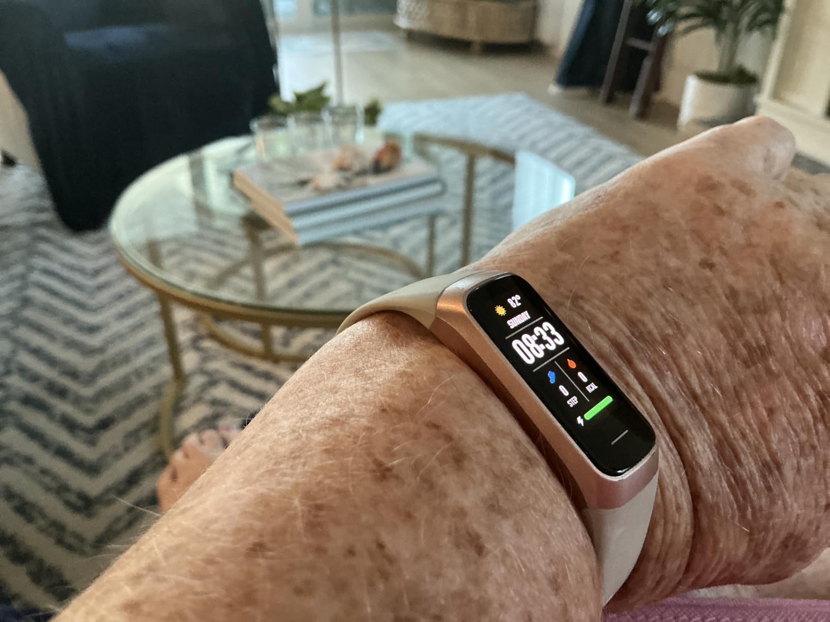 Fitness Tracker with Heart Rate/Blood Oxygen/Sleep Monitor, 20+ Sports Modes Smart Watches for Women/Men, Activity & Step Tracker Smart Watch for Android/iOS Phones - Customer Photo 1