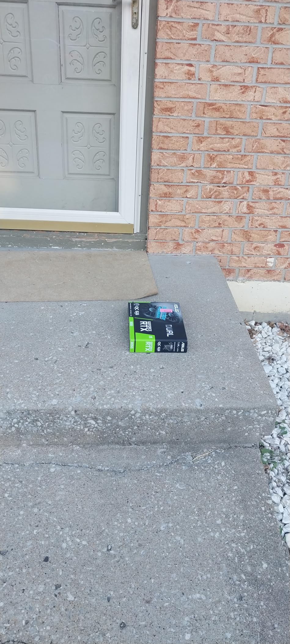 ASUS Dual GeForce RTX™ 5050 8GB GDDR6 OC Edition (PCIe 5.0, 8GB GDDR6, DLSS 4, HDMI 2.1b, DisplayPort 2.1b, 2-Slot, Axial-tech Fan Design, 0dB Technology, Dual BIOS and More) - Customer Photo 2