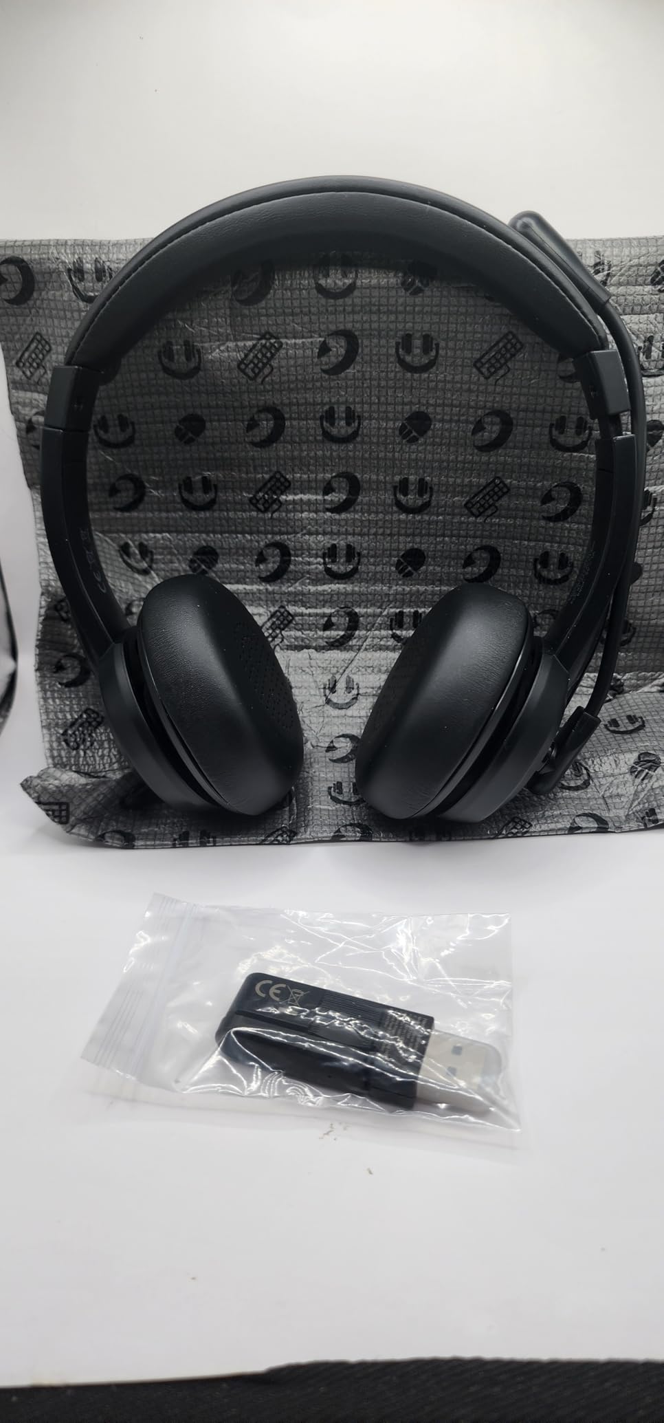 Masajoy Wireless Headset with Mic for Work with AI Noise Cancelling Mic for Clear Calls, Bluetooth V5.3 Headphones with Microphone to USB A/C Dongle & Mic Mute for Computer Laptop PC iPhone (Black) Customer Review Masajoy Wireless Headset with Mic for Work with AI Noise Cancelling Mic for Clear Calls, Bluetooth V5.3 Headphones with Microphone to USB A/C Dongle & Mic Mute for Computer Laptop PC iPhone (Black) - Customer Photo 2