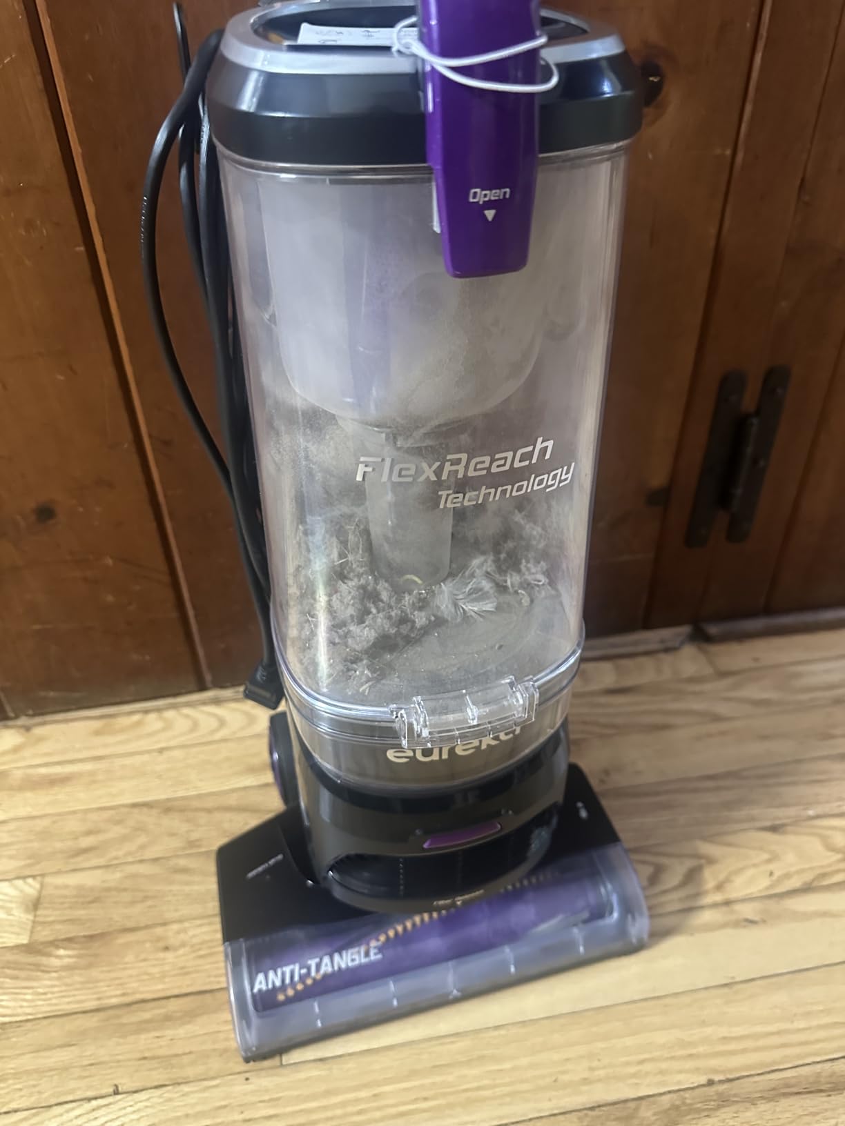 Eureka FlexReach Plus Bagless Upright Vacuum Cleaner for Home, Pet Vacuum for Carpet and Hard Floor, Lift-Up Vacuum with Flooring Type Sensor, HEPA Filter, Anti-Tangle, NEU652 - Customer Photo 3