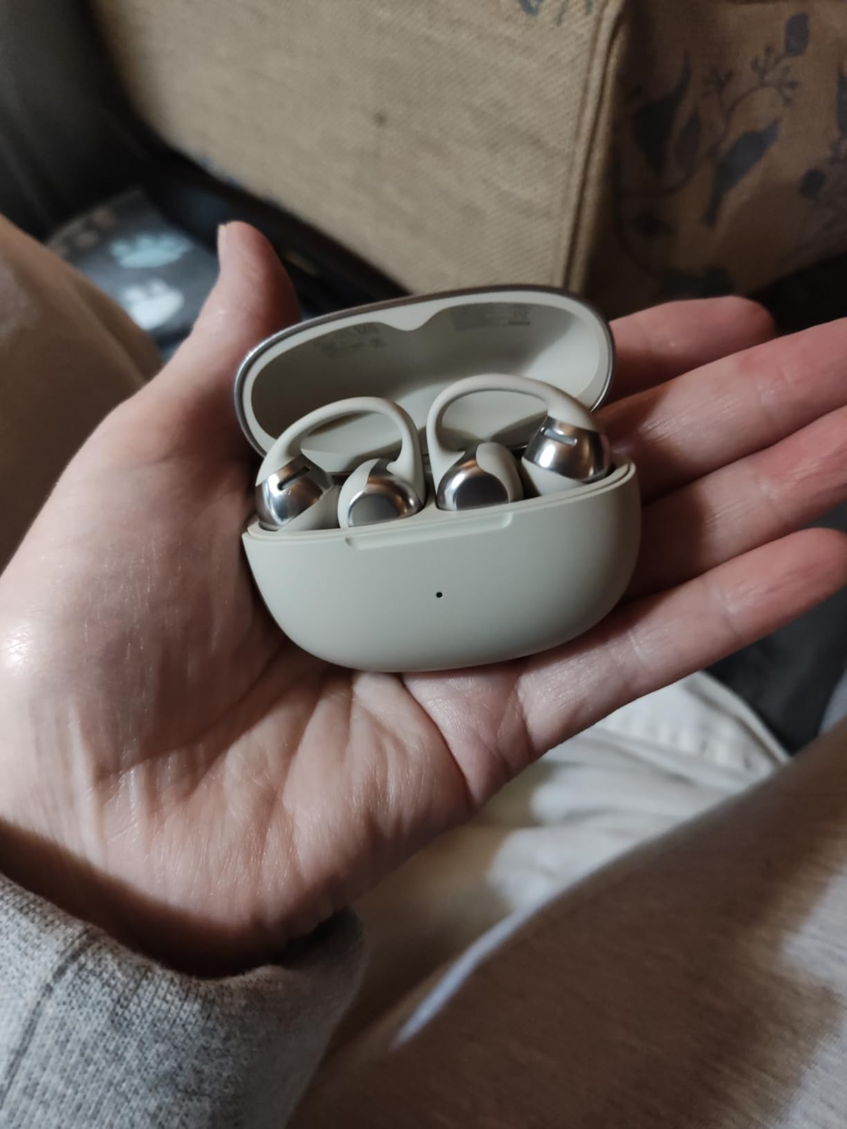 SHOKZ OpenDots ONE - Open-Ear Headphones - Wireless Bluetooth Earbuds with Microphone - Secure, Lightweight, Clip-On Fit - Premium Dolby Audio - Water Resistant - Fast Charging - Up to 40 hrs Playtime - Customer Photo 2