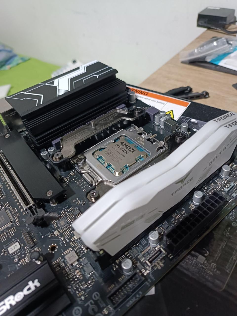 ASRock B850M-X R2.0 Micro-ATX AM5 Motherboard, AMD Ryzen 9000/8000/7000 Support, DDR5 8200+ OC, PCIe 5.0, 2.5G LAN, 6+1+1 Power Phase, BIOS Flashback - Customer Photo 3