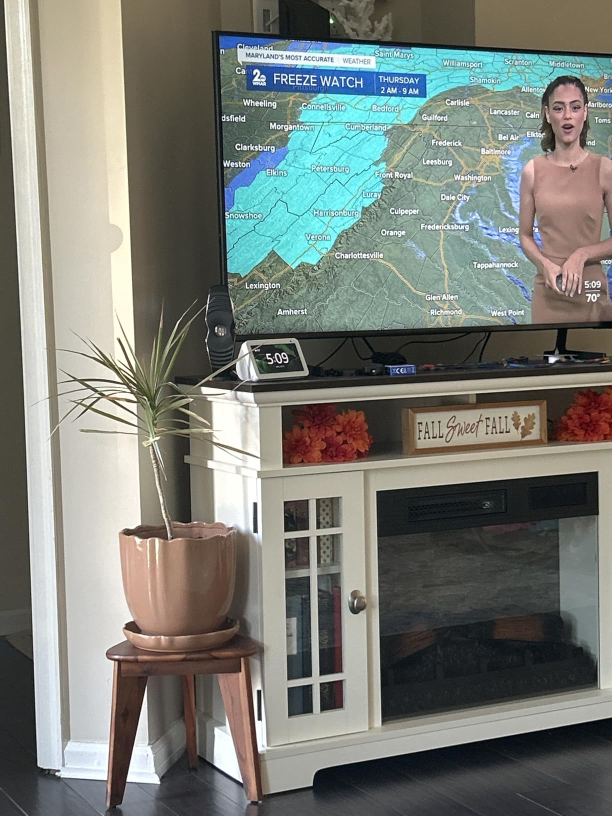 2025 TV Antenna for Smart TV Indoor for Local Channels HD Digital Antenna Outdoor Long Range Reception with Amplifier Signal Booster Supports 4K 1080p HD - Customer Photo 2