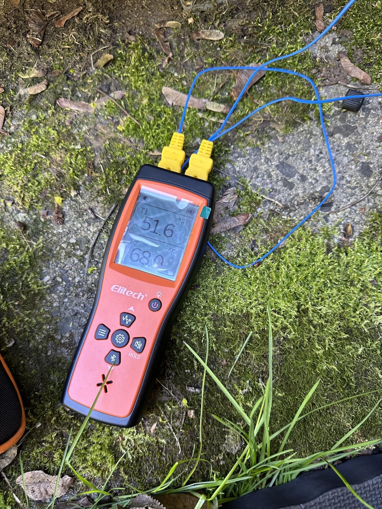 Elitech Digital Manifold Gauge Set for HVAC, Refrigeration & AC Systems, Supports R410A/R454B/R134 etc. Refrigerants, LCD Display, DMG-2SE with 3 Color Hoses & 2 R410A Adapters - Customer Photo 2