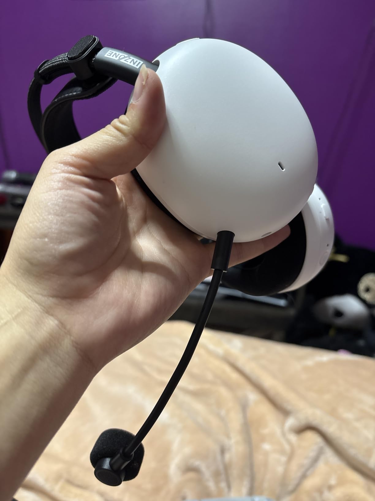 Sony INZONE H9 II Wireless Noise Canceling Gaming Headset, WH-1000XM6 Drivers, Lightweight, Detachable Cardoid AI Mic, 2.4GHz and Bluetooth, Soft Case, for PC, PS5, Switch, and Mobile, Black Customer Review Sony INZONE H9 II Wireless Noise Canceling Gaming Headset, WH-1000XM6 Drivers, Lightweight, Detachable Cardoid AI Mic, 2.4GHz and Bluetooth, Soft Case, for PC, PS5, Switch, and Mobile, Black - Customer Photo 2