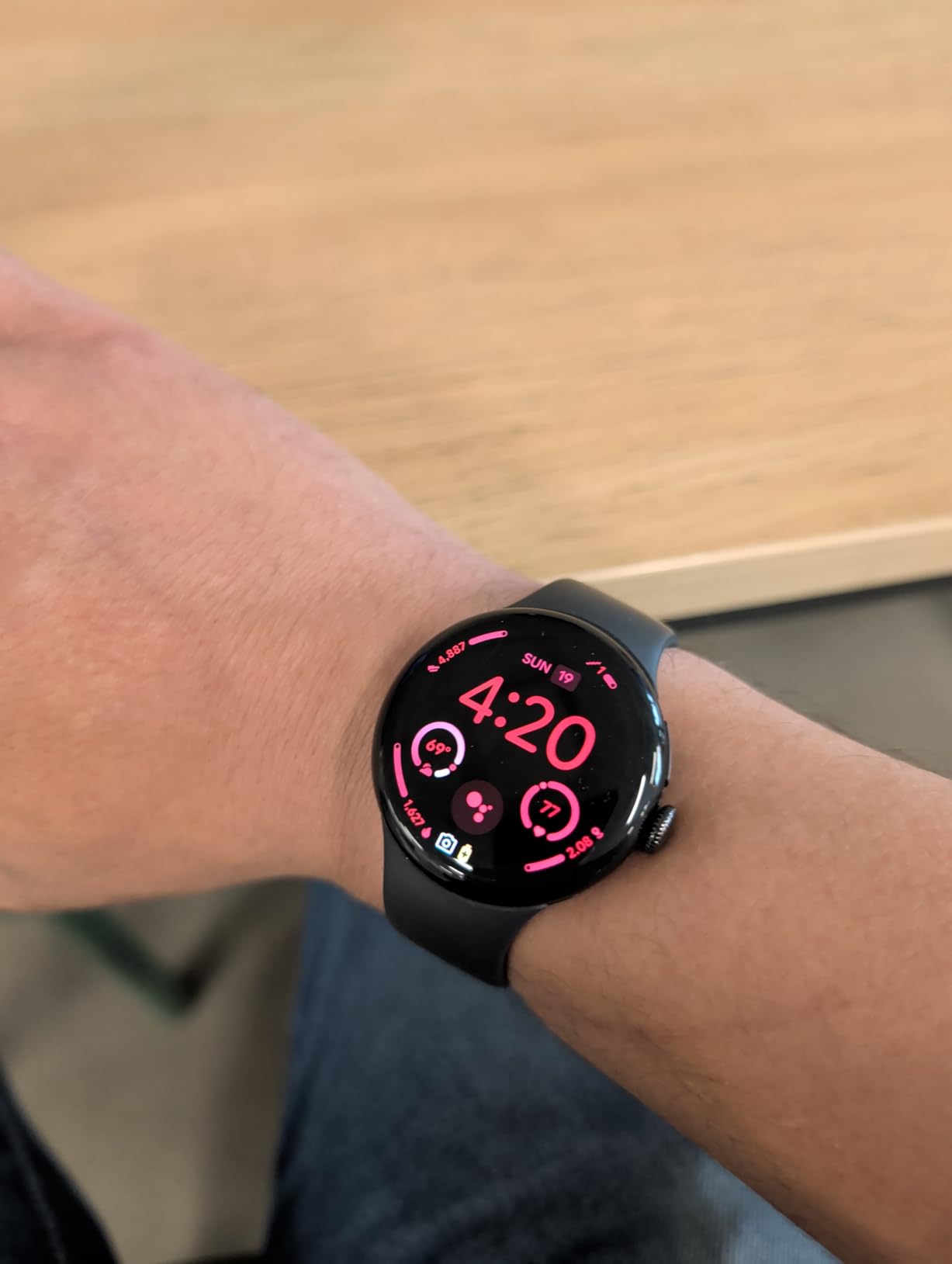 Google Pixel Watch 4 (41mm) - Android Smartwatch with Heart Rate and Sleep Tracking - 30-Hour Battery - Fitness Tracking - Google AI - Polished Silver Aluminum Case - Porcelain Active Band - Wi-Fi - Customer Photo 1