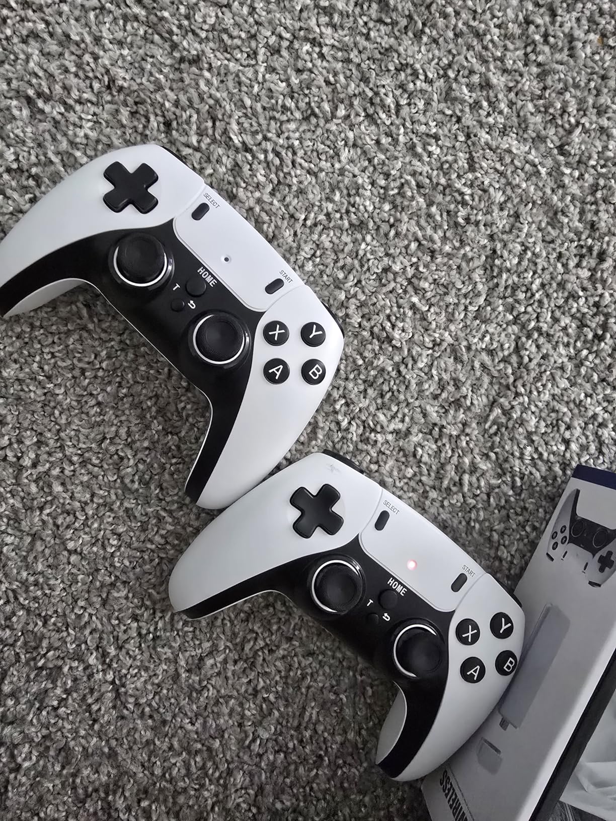 2026 Retro Gaming Console, 20K+ Classic Games, 23 Emulators, 4K HDMI Game Stick with Upgraded Dual 2.4G Wireless Controllers 64GB, Plug-and-Play Video Game Console for TV (White) - Customer Photo 1