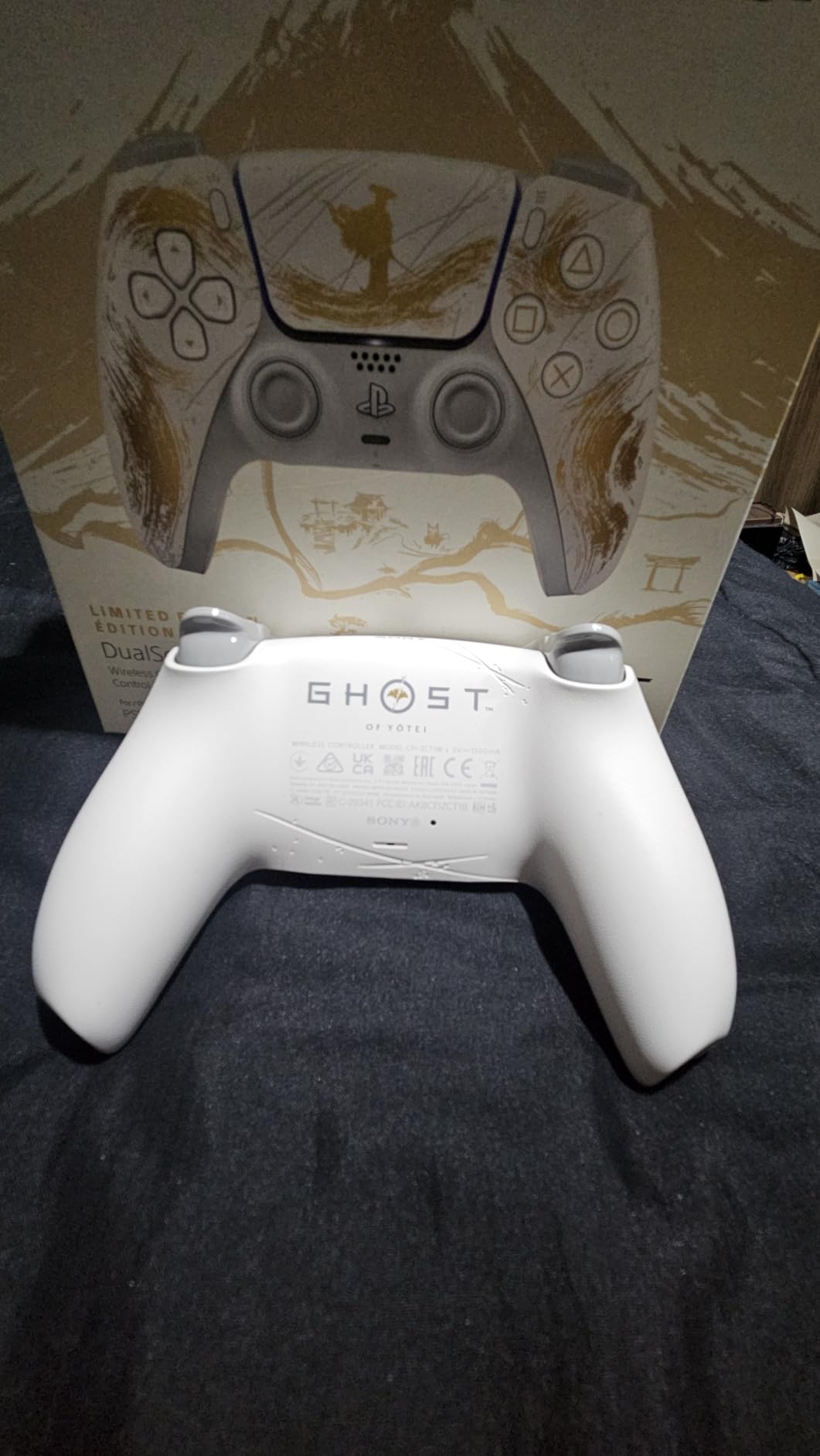 PlayStation DualSense® Wireless Controller – Ghost of Yōtei Gold Limited Edition ​ - Customer Photo 2