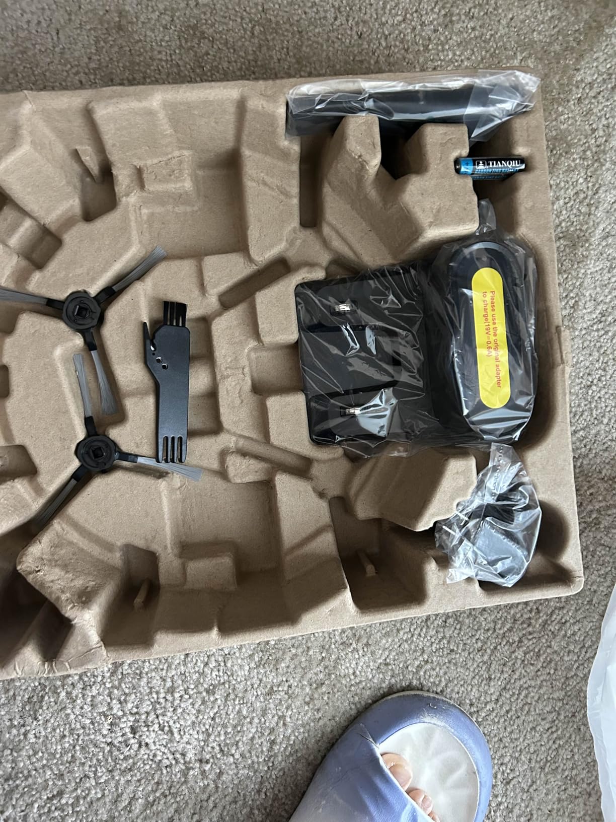 Robot Vacuum and Mop Combo, Robotic Vacuum Cleaner 5000Pa Strong Suction 130 Mins Runtime, Slim, Low Noise, Automatic Self-Charging, Wi-Fi/App/Alexa Control, Ideal for Hard Floor, Carpet, Pet Hair - Customer Photo 5