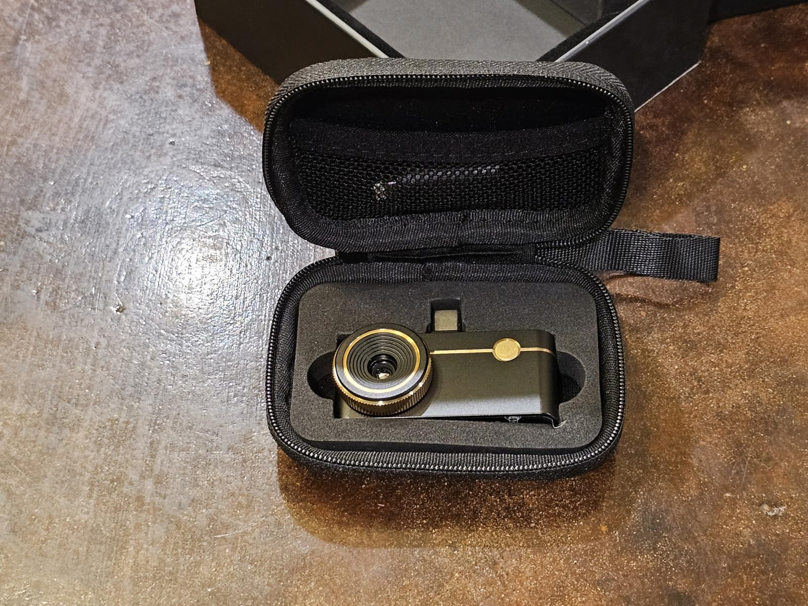 P3 - Thermal Camera for iOS & Android, 8mm Macro Vision Infrared Imager w/Manual Lens, 512x384 Super Ir Resolution, 3.6℉ Accuracy, 35mk NETD, Work for Home PCB Inspection, Black - Customer Photo 1