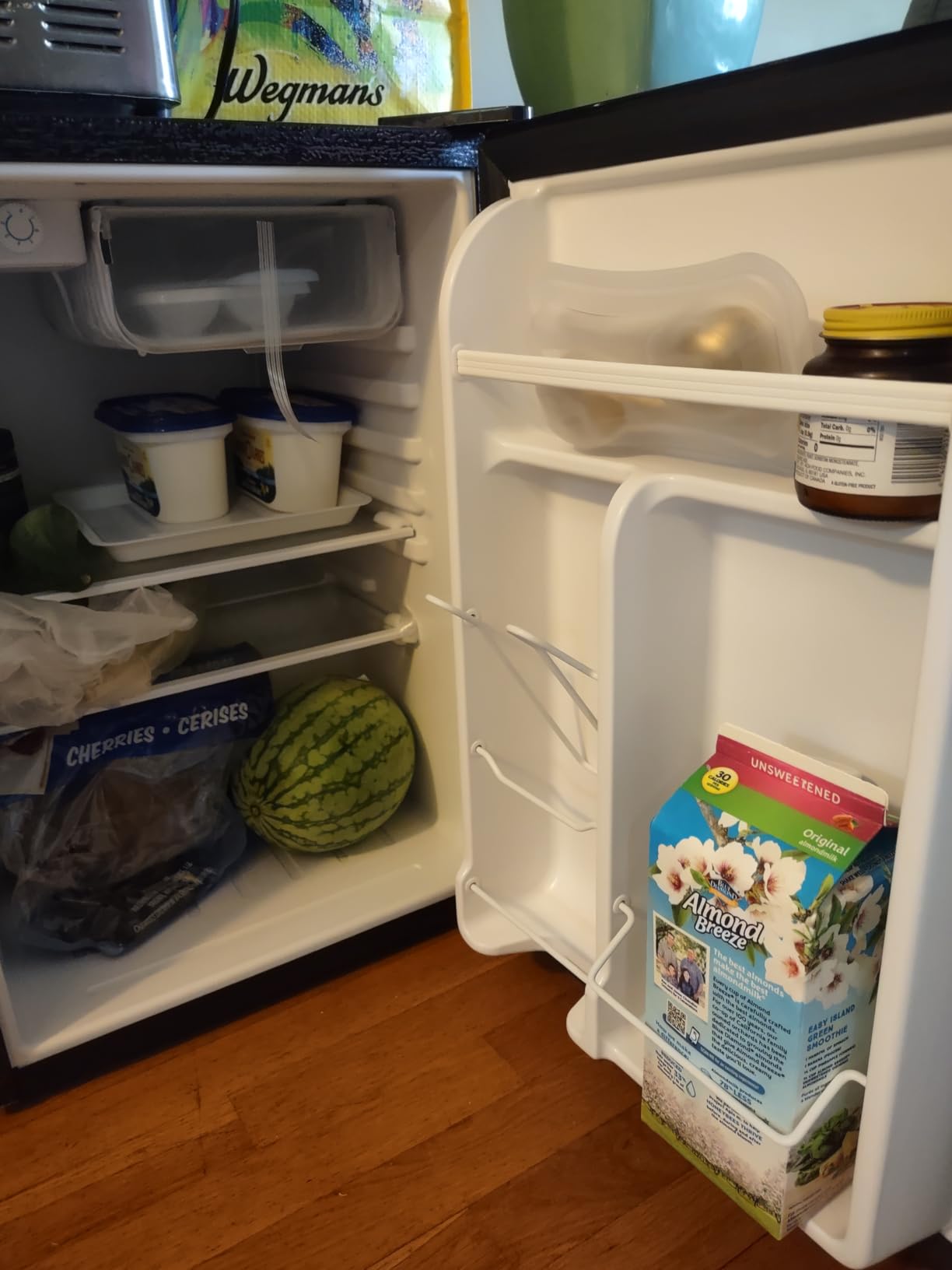 COWSAR 2.6 Cu.Ft Mini Fridge with Freezer, Single-Door Compact Refrigerator, 7 Settings Temperature Adjustable, 2 Removable Shelves, Small fridge for Bedroom, Office, Apartment, Dorm, Stainless Steel - Customer Photo 2