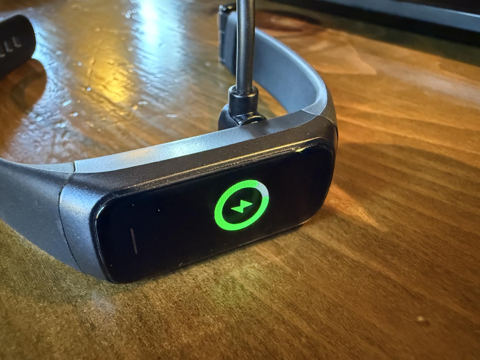 Fitness Tracker Activity Tracker 1.10''AMOLED Touch Color Screen,Smart Watch with 24/7 Blood Oxygen Heart Rate,Sleep Monitor,IP68 Waterproof,Step Counter Health for Women Men (Black) - Customer Photo 1