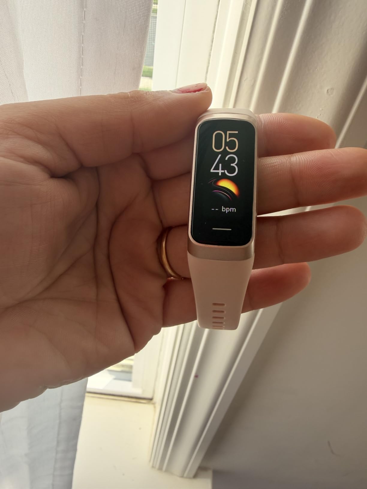 Fitness Tracker with 24/7Heart Rate, Blood Pressure, Sleep Tracking, Calorie, Activity Tracker with 1.1