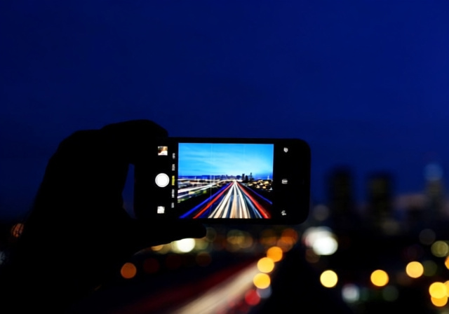 Best Phones for Night Photography: 10 Models Tested for Low-Light Excellence - OfzenAndComputing