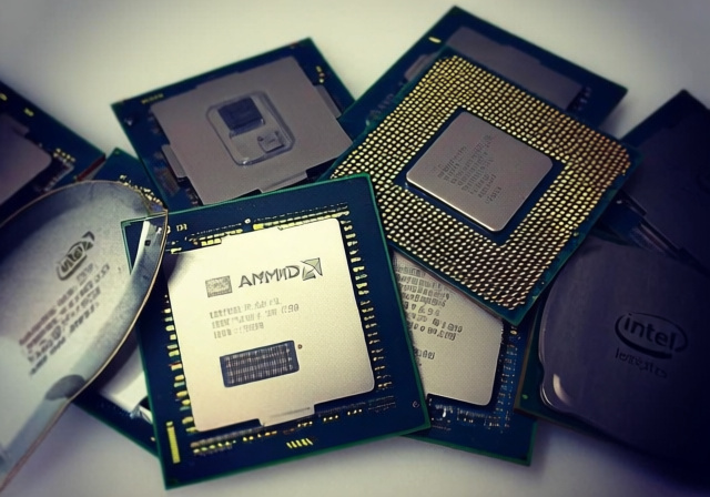 Best CPUs Under $300: 8 Amazing Budget-Friendly Processors - OfzenAndComputing
