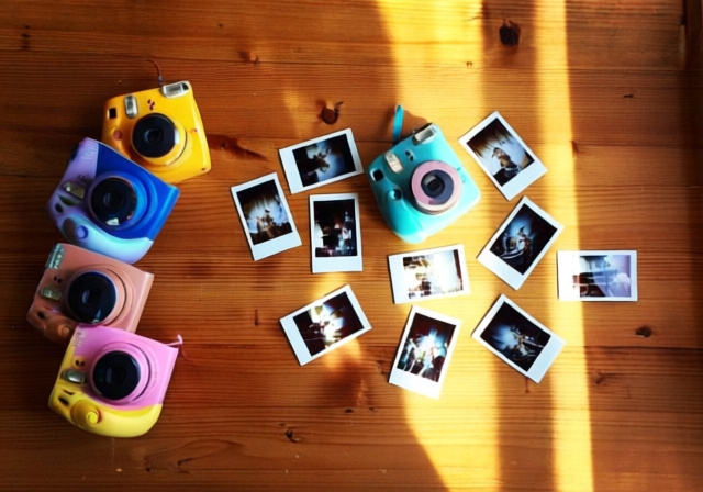 Best Instant Cameras [cy]: 12 Models Tested and Reviewed - OfzenAndComputing